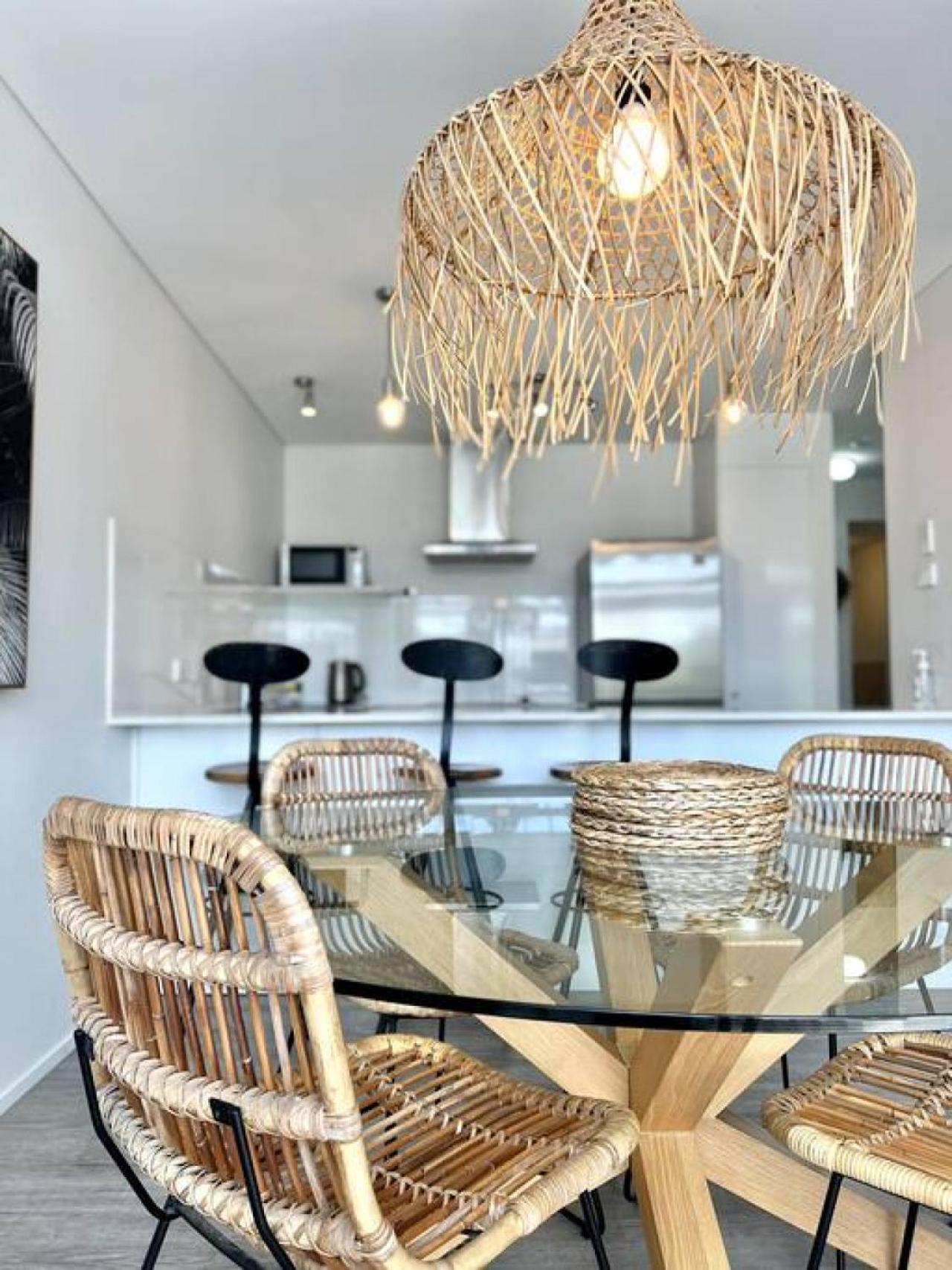 8NA Lovely 2 bedroom on Noosa Parade