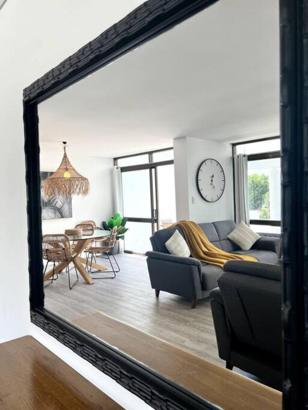 8NA Lovely 2 bedroom on Noosa Parade