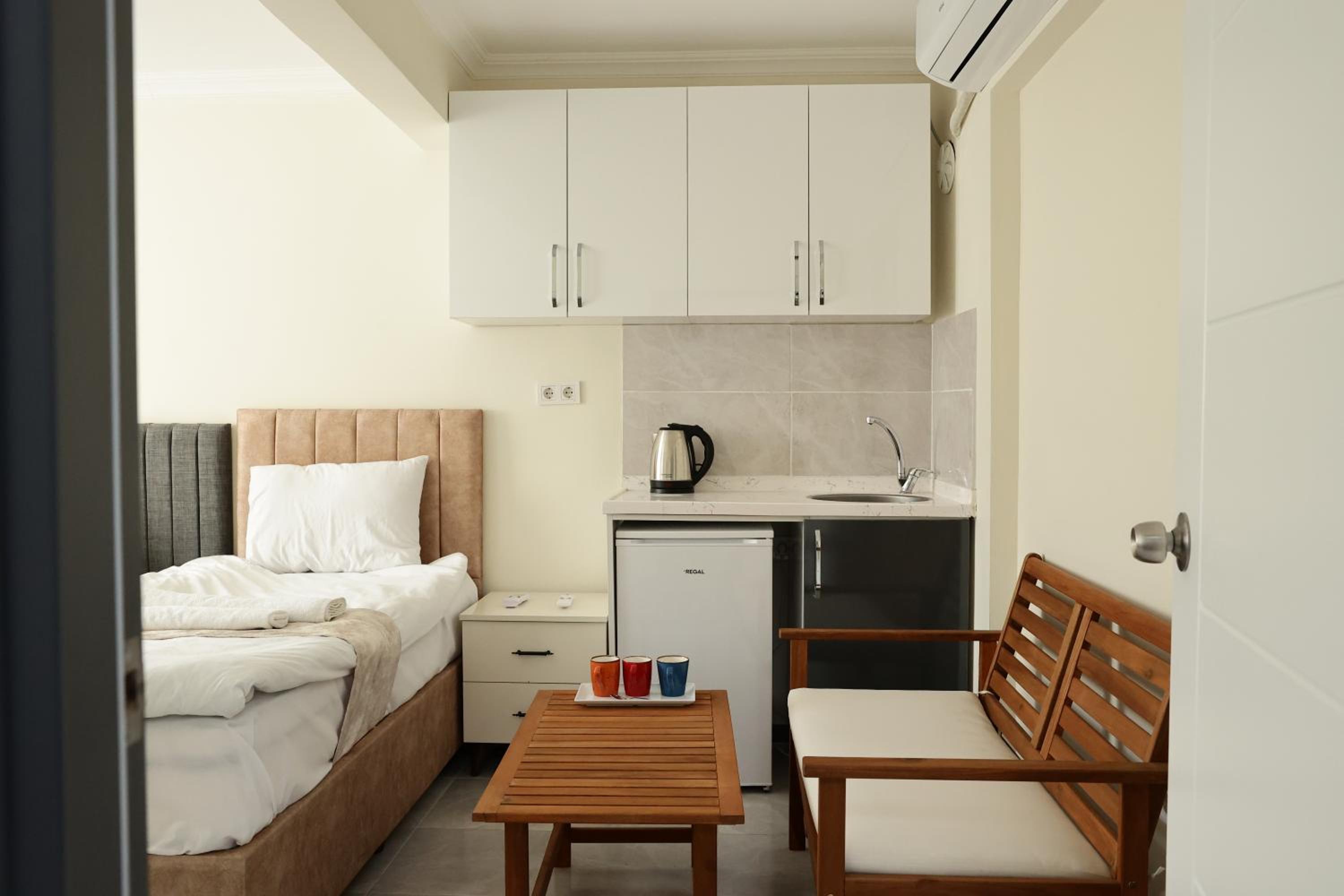 Bonita Apart - Image 33