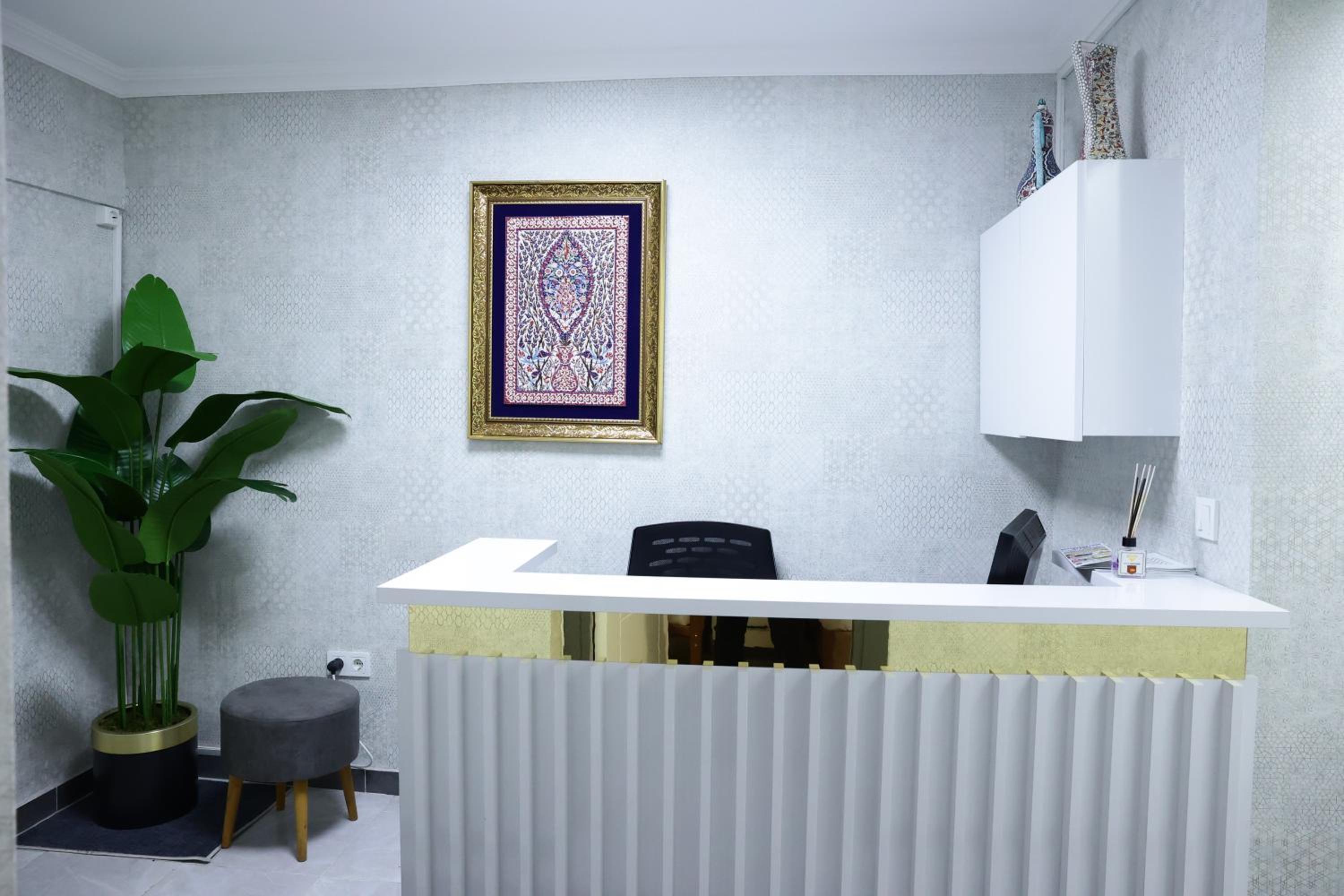 Bonita Apart - Image 34