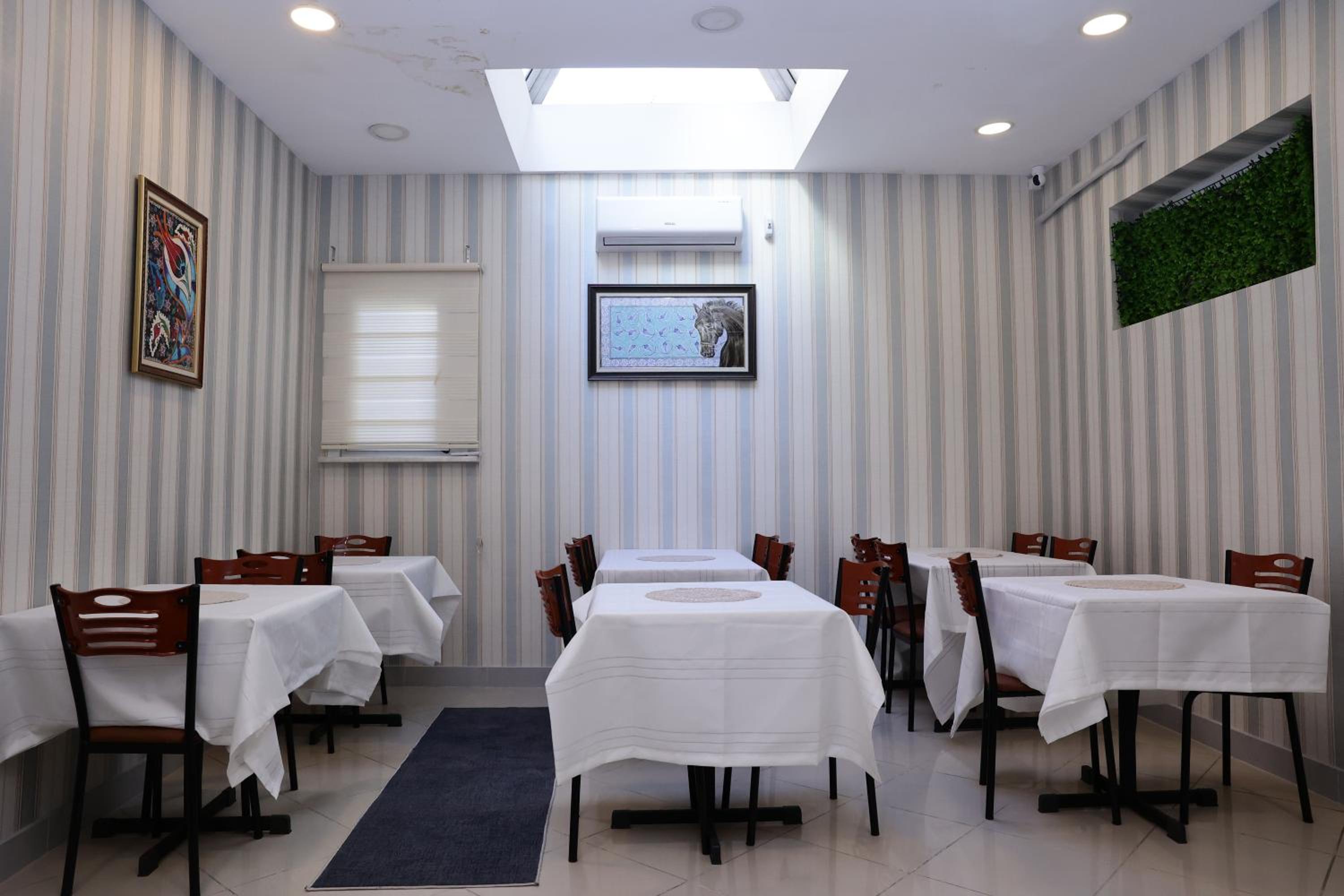 Bonita Apart - Image 35