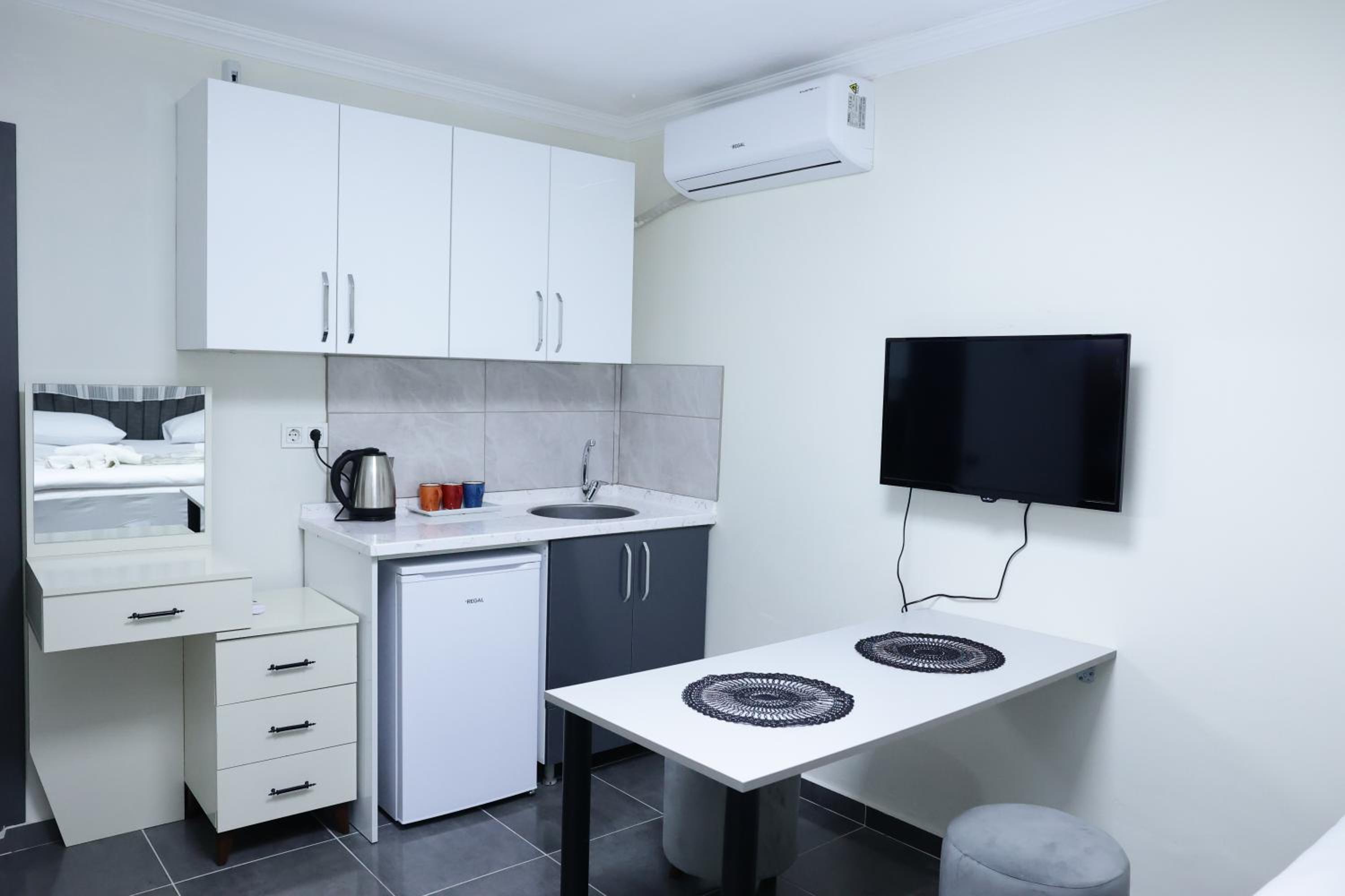 Bonita Apart - Image 39