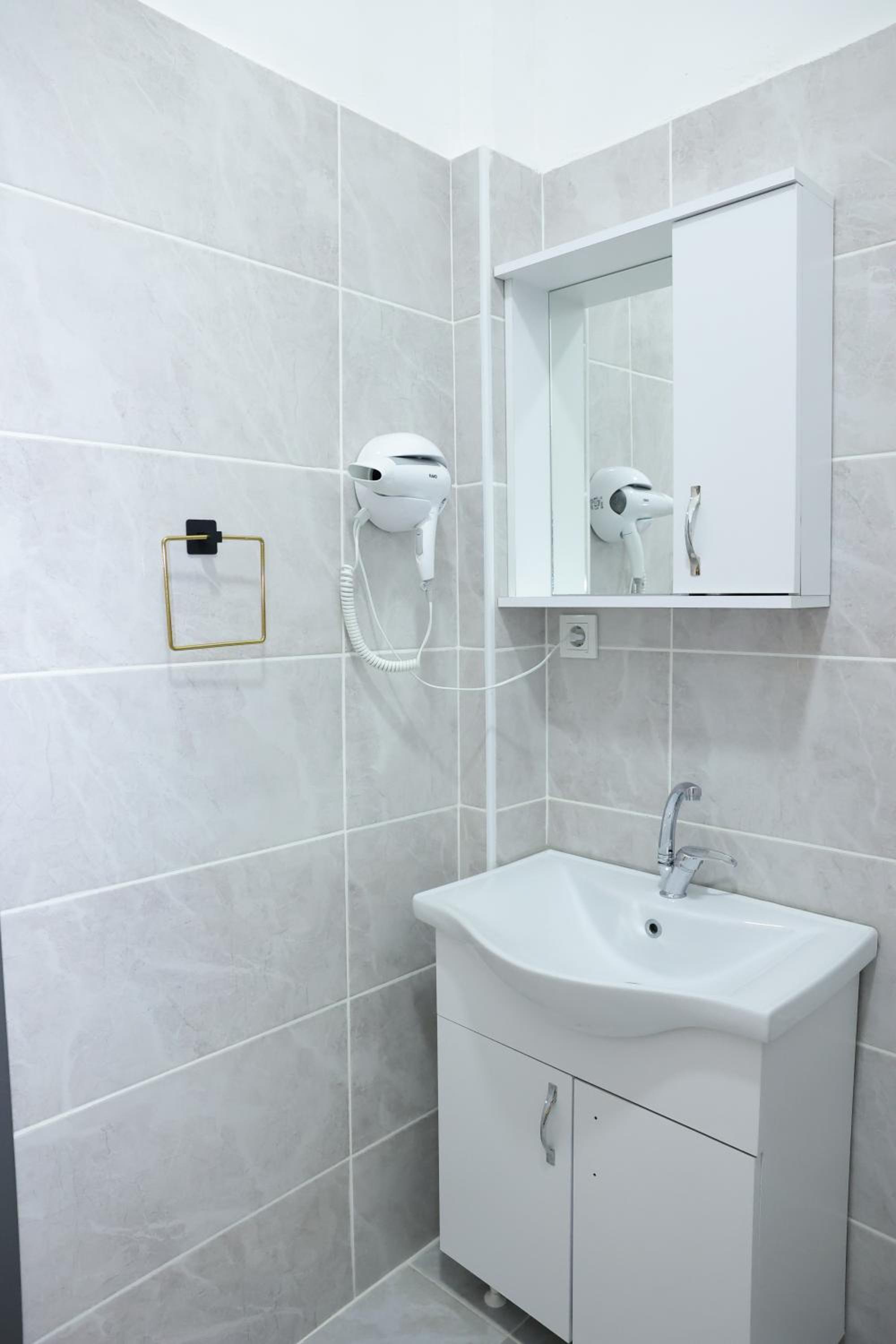 Bonita Apart - Image 41