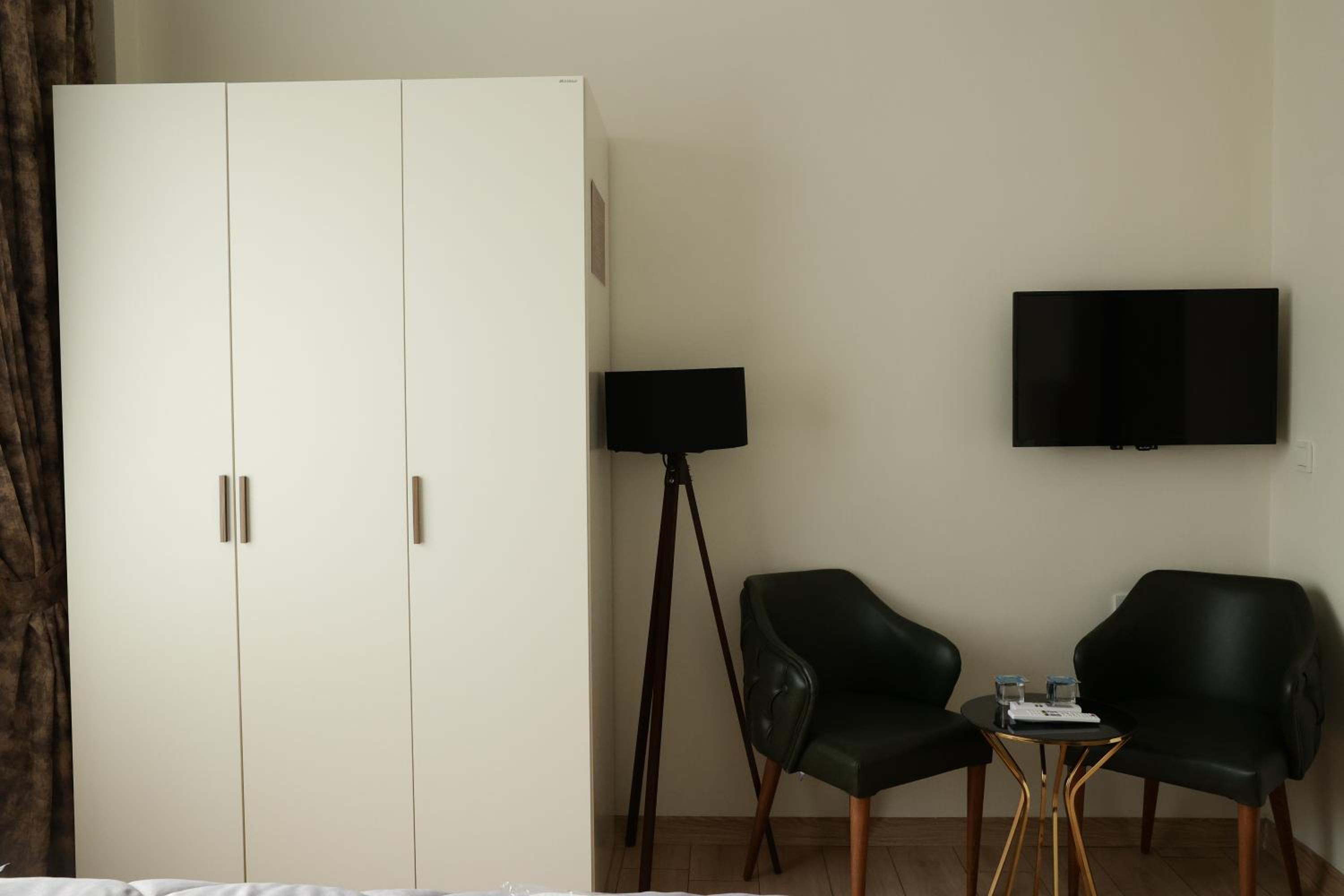 Bonita Apart - Image 43