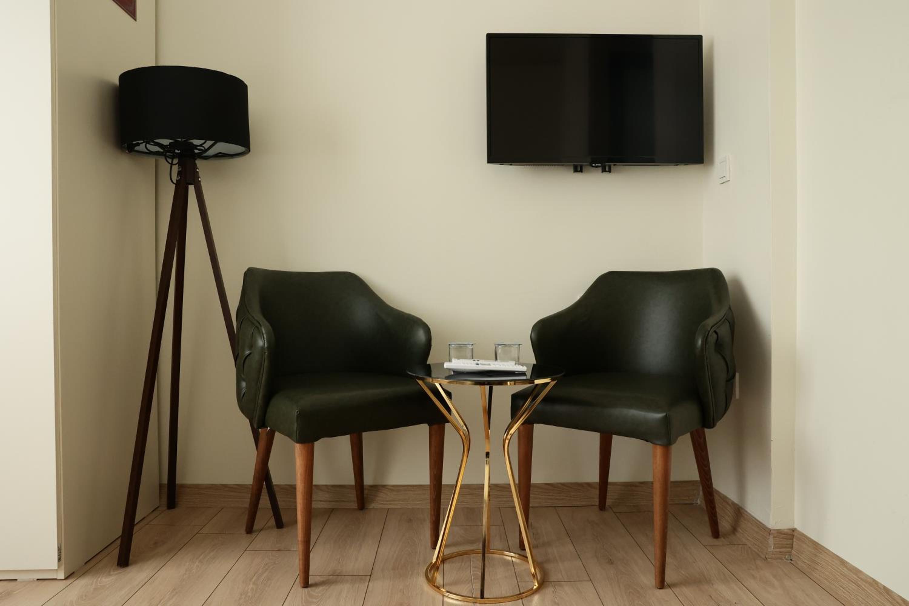 Bonita Apart - Image 50