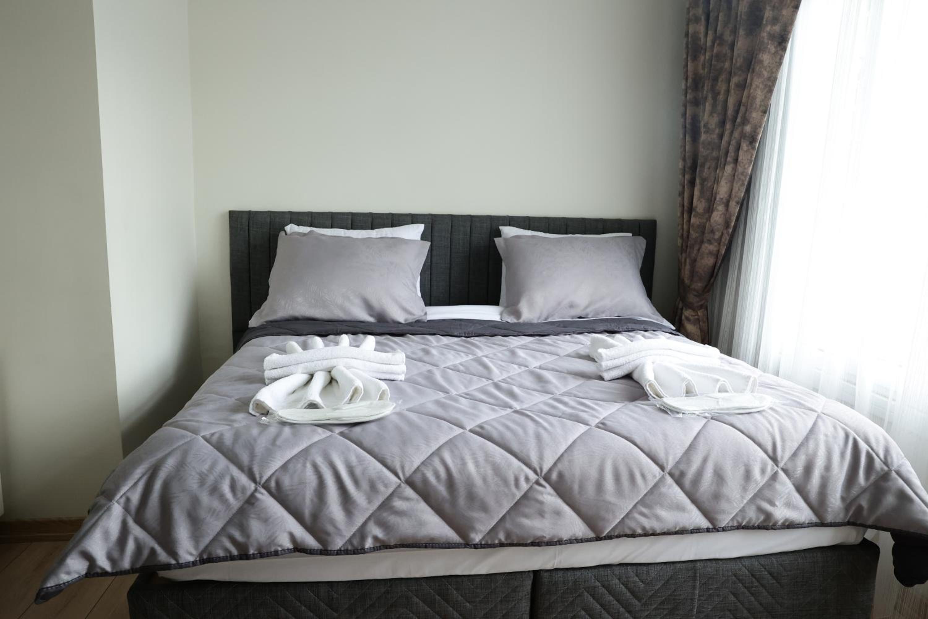 Bonita Apart - Image 53