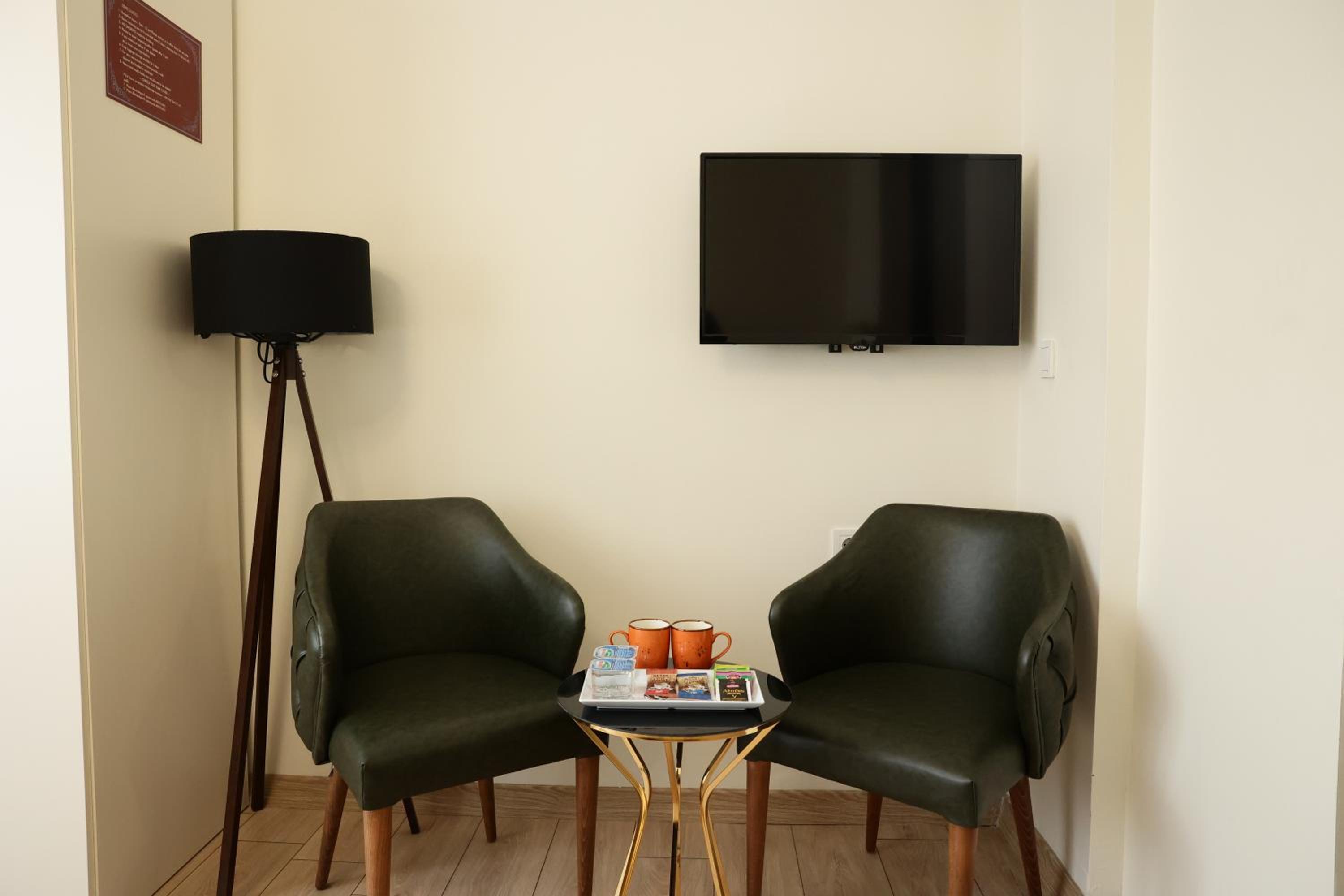 Bonita Apart - Image 63