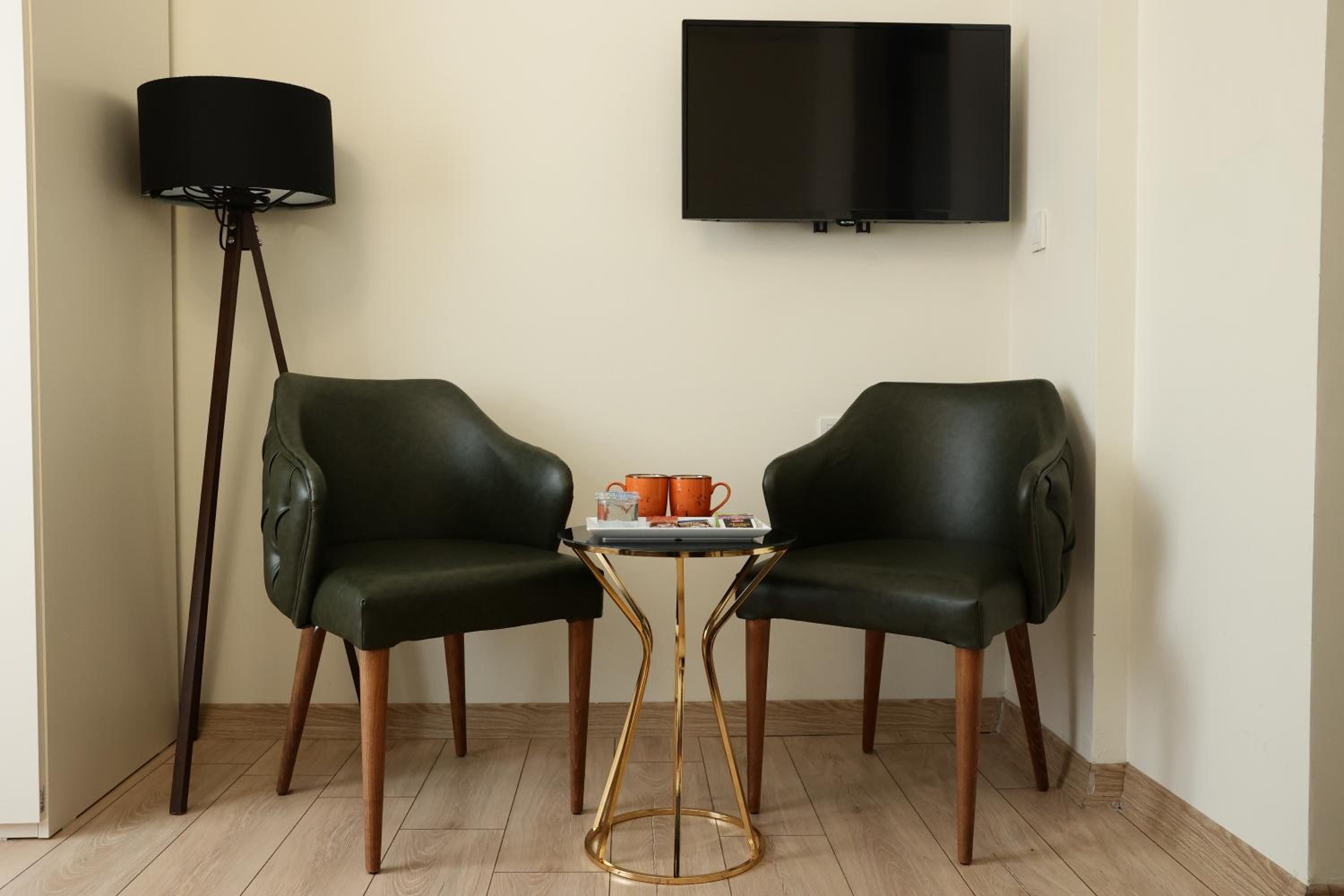 Bonita Apart - Image 64