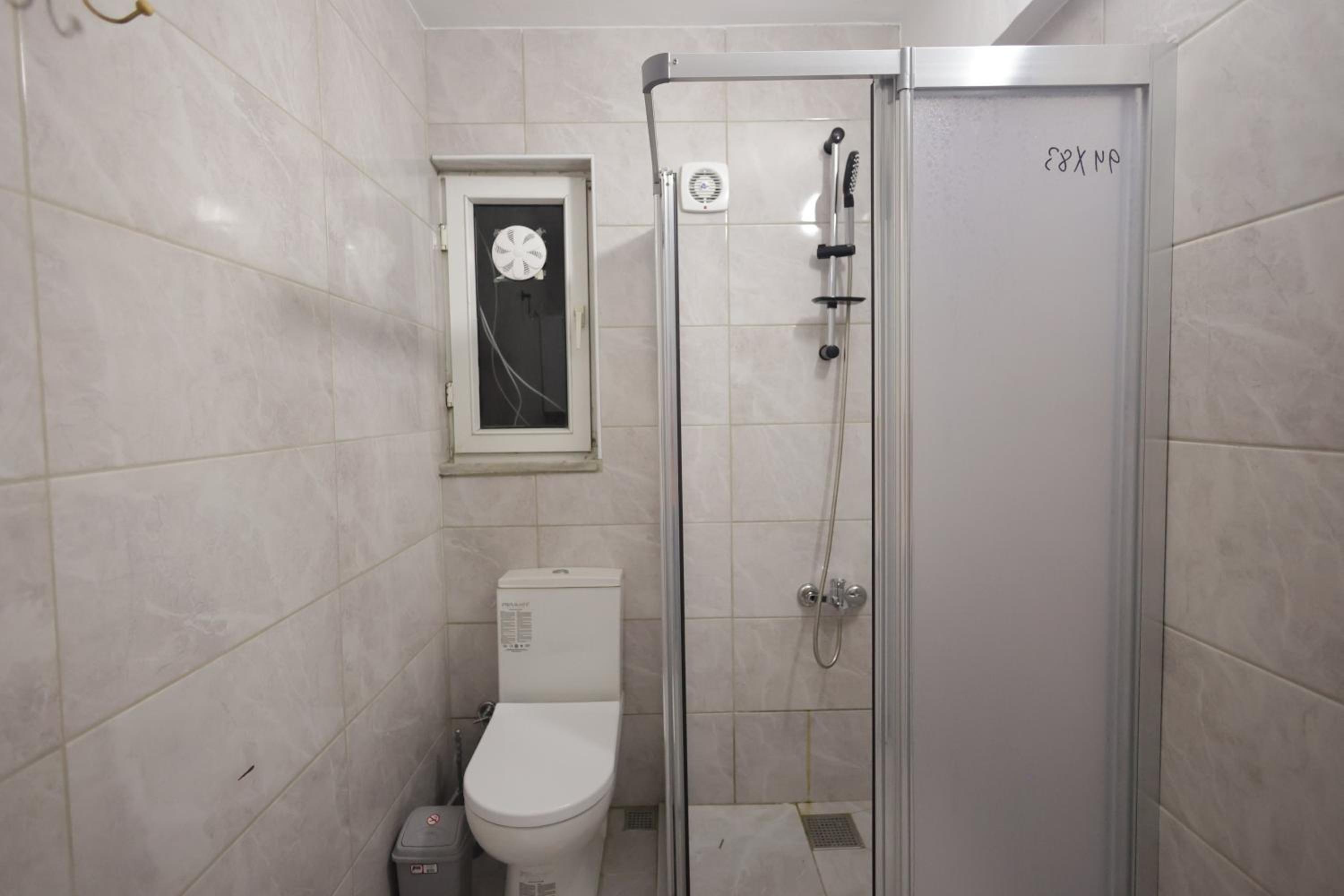 Bonita Apart - Image 71