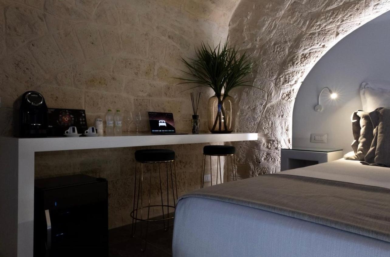 The Saint Stays en Bari — hotel room