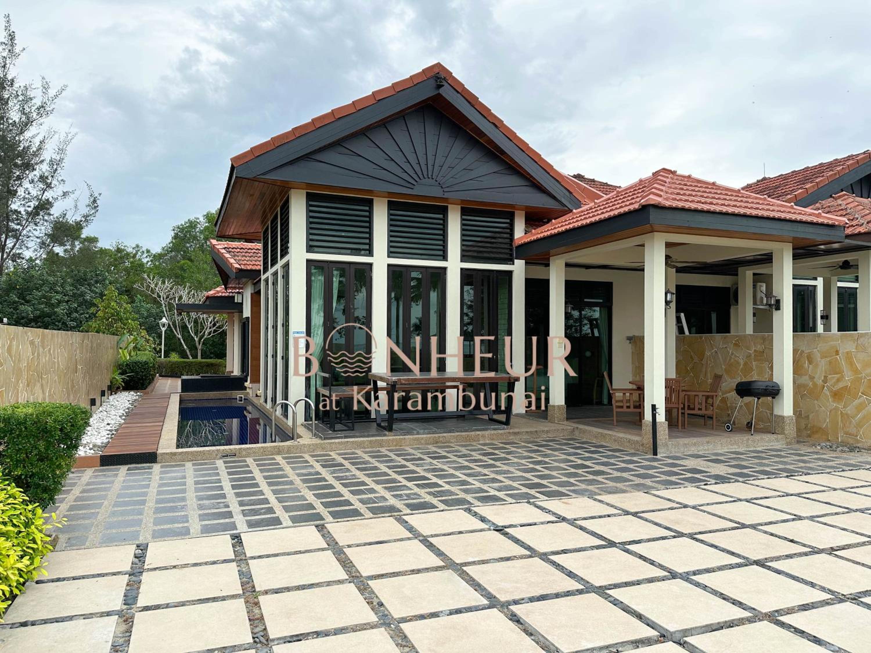 Bonheur at Karambunai