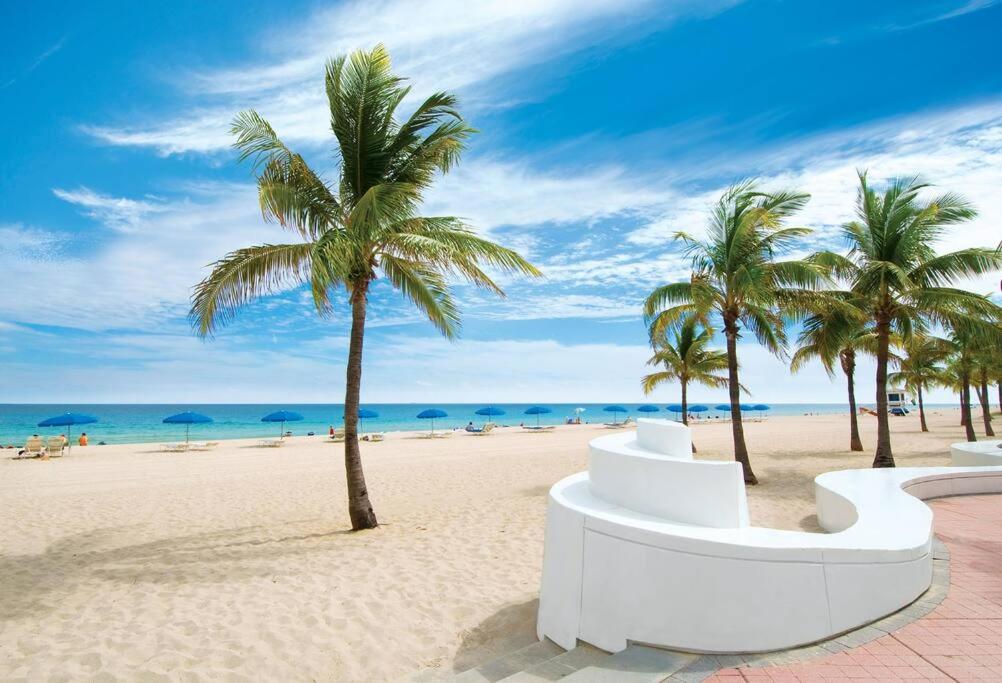 The Fort Laudy Daudy view 3