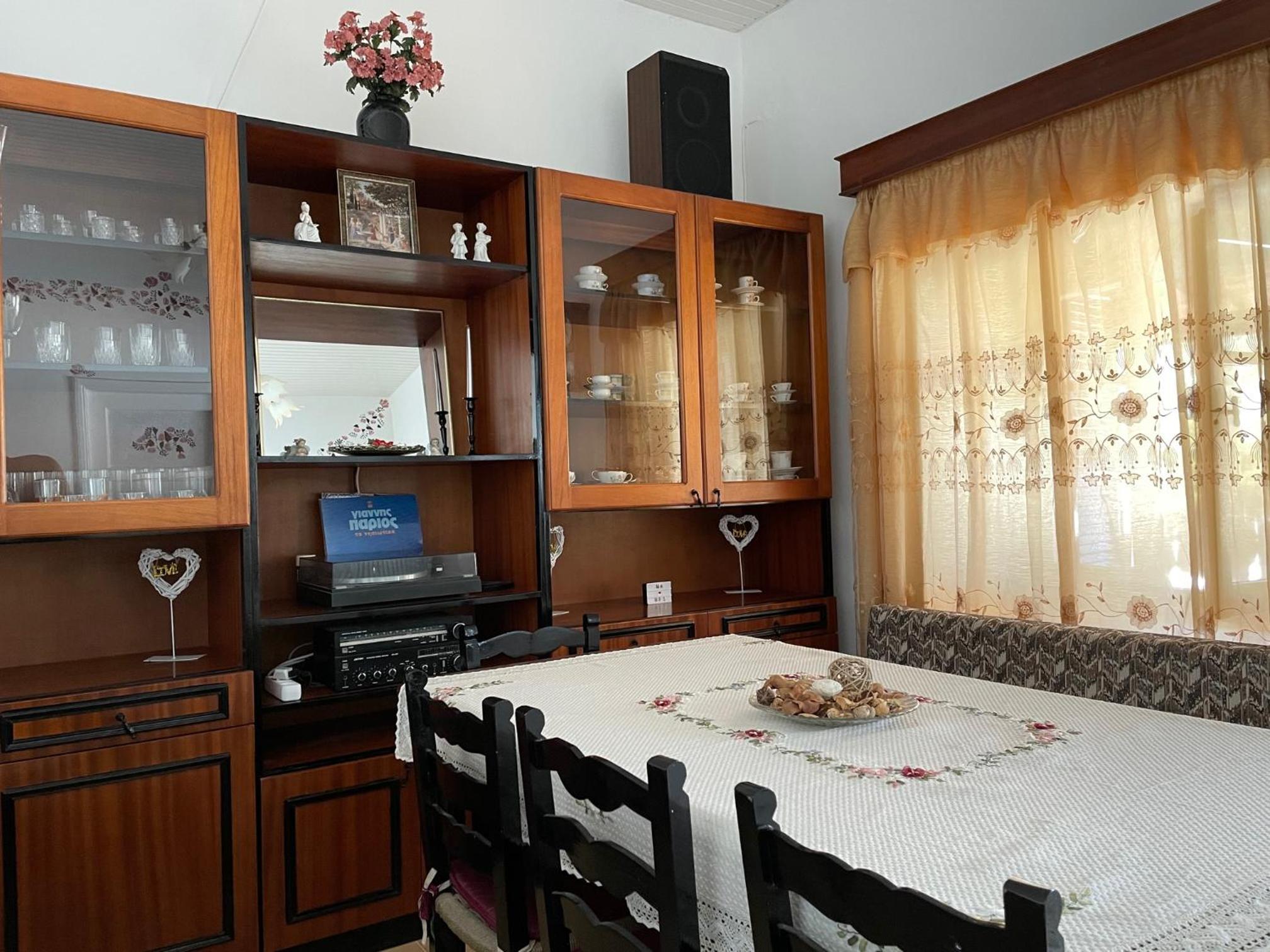 Nionas Cheerful House view 3