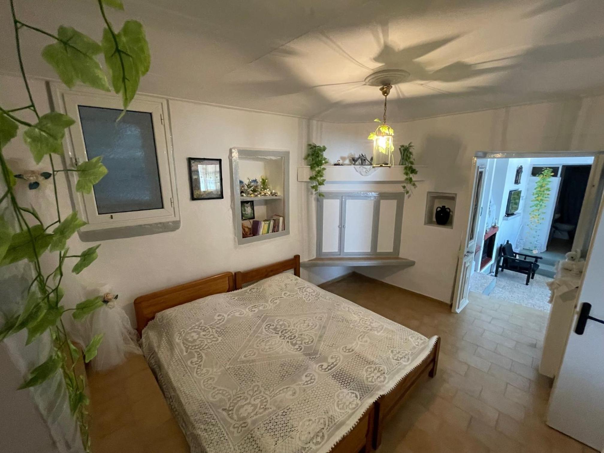 Nionas Cheerful House view 5