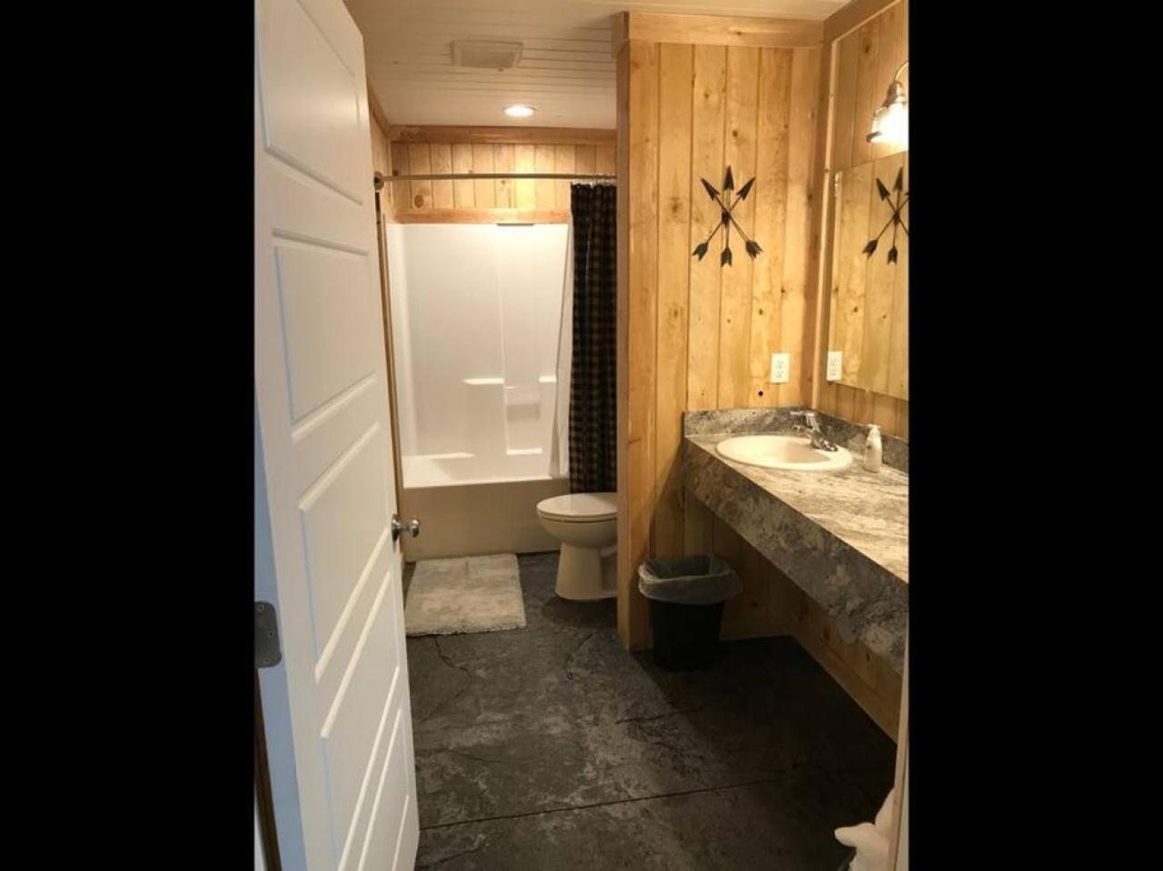 Family Cabin Unit 10 view 4