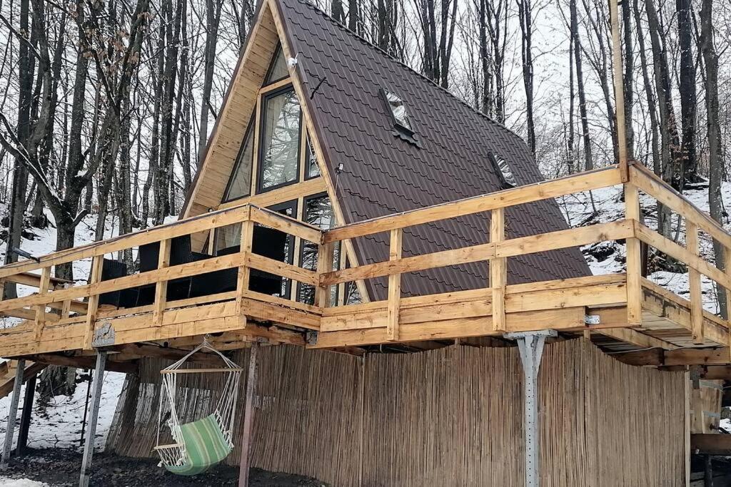 CabanaAframe intreaga proprietate