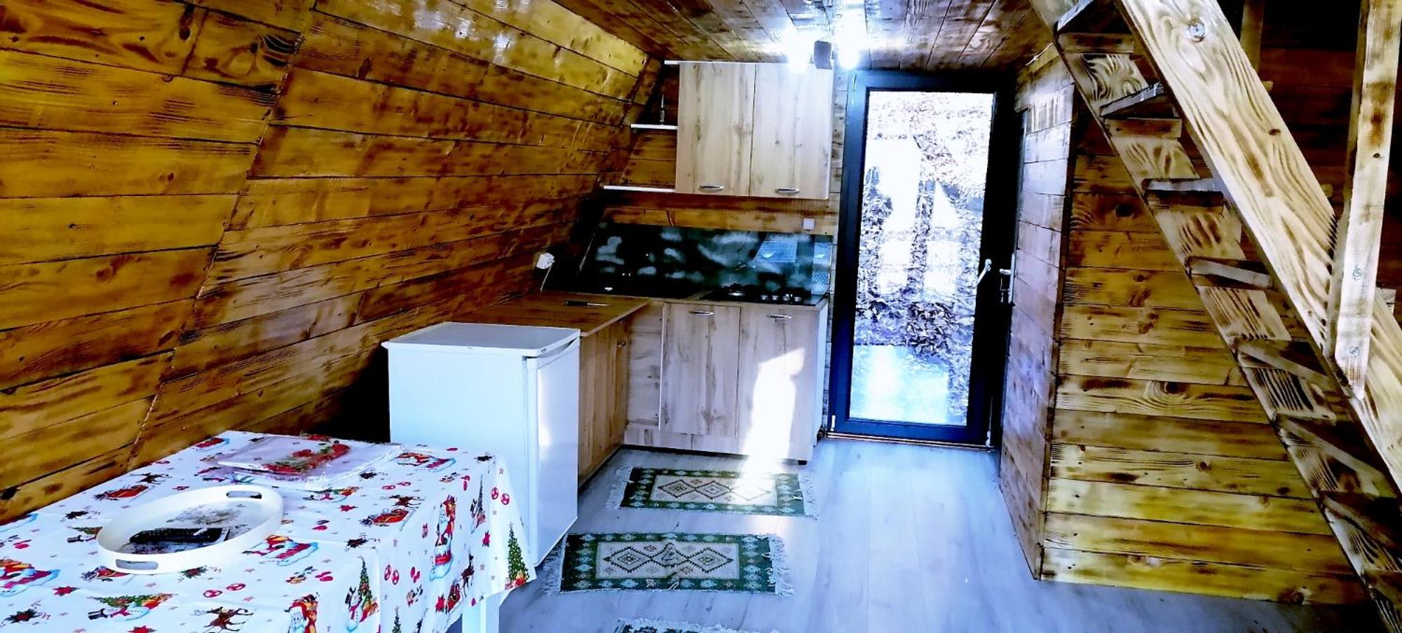 CabanaAframe intreaga proprietate
