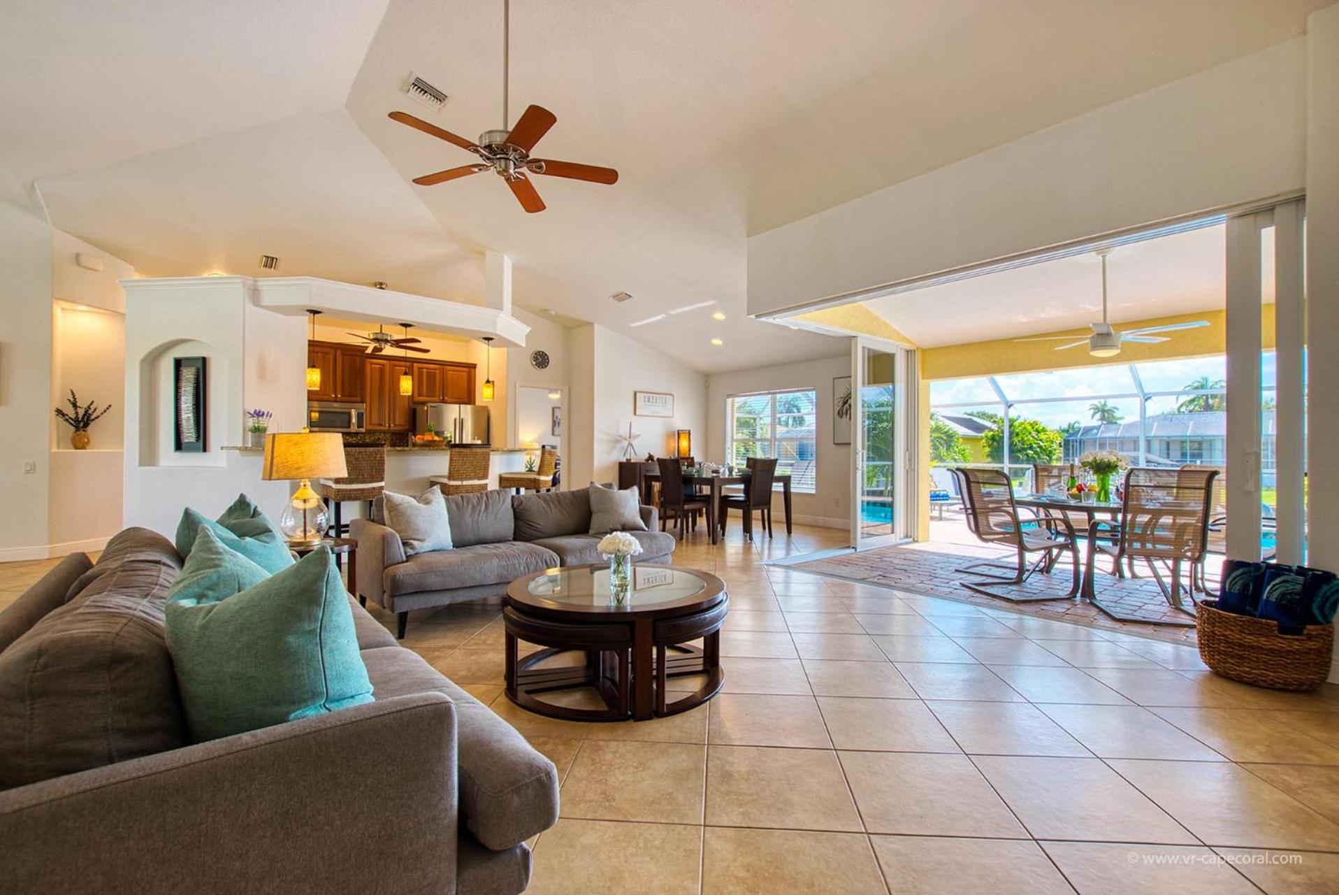 Casa Nalani - phenomenal 8 guest holiday villa in the Yacht Club view 4
