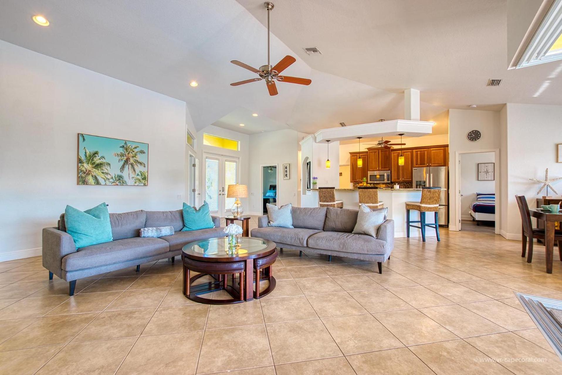 Casa Nalani - phenomenal 8 guest holiday villa in the Yacht Club view 3