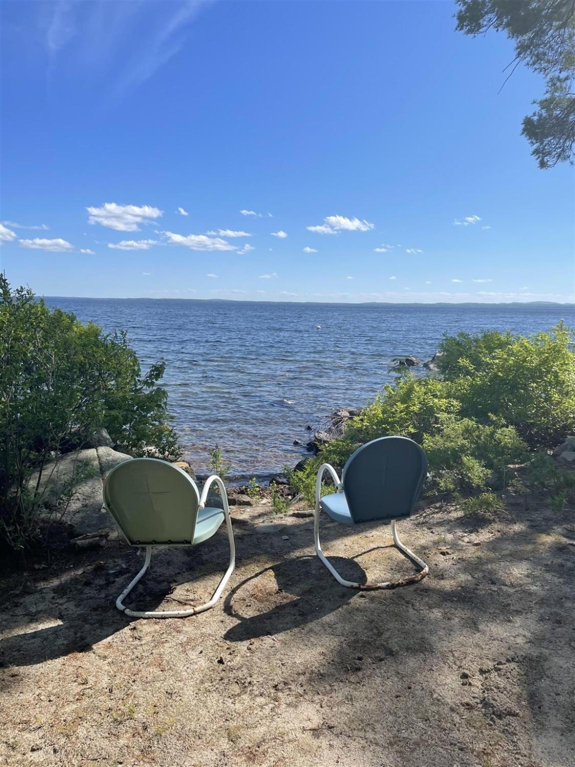 PARADISE POINT LIMIT 10 cottage view 2