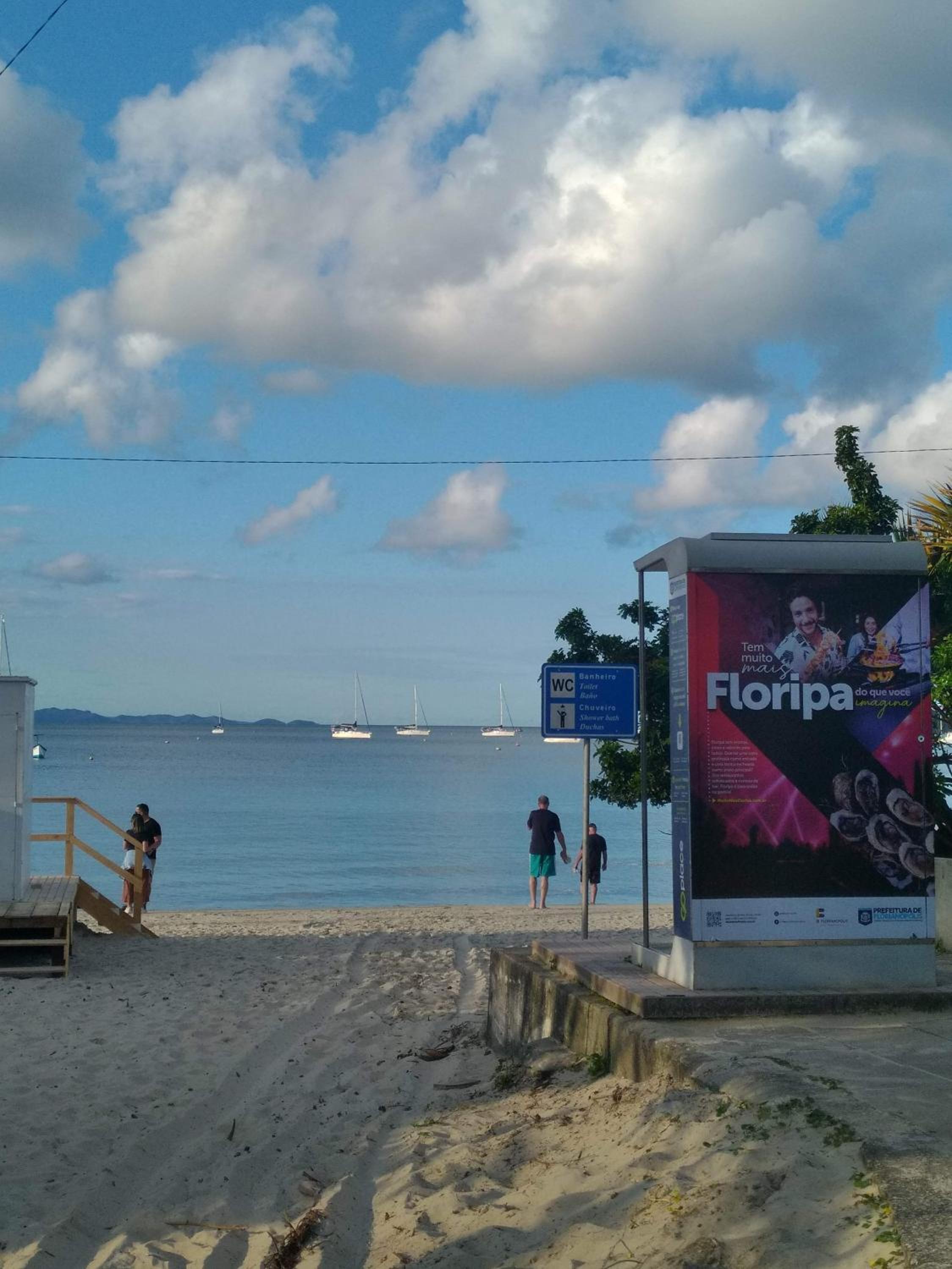Jurerê Tradicional apto de praia