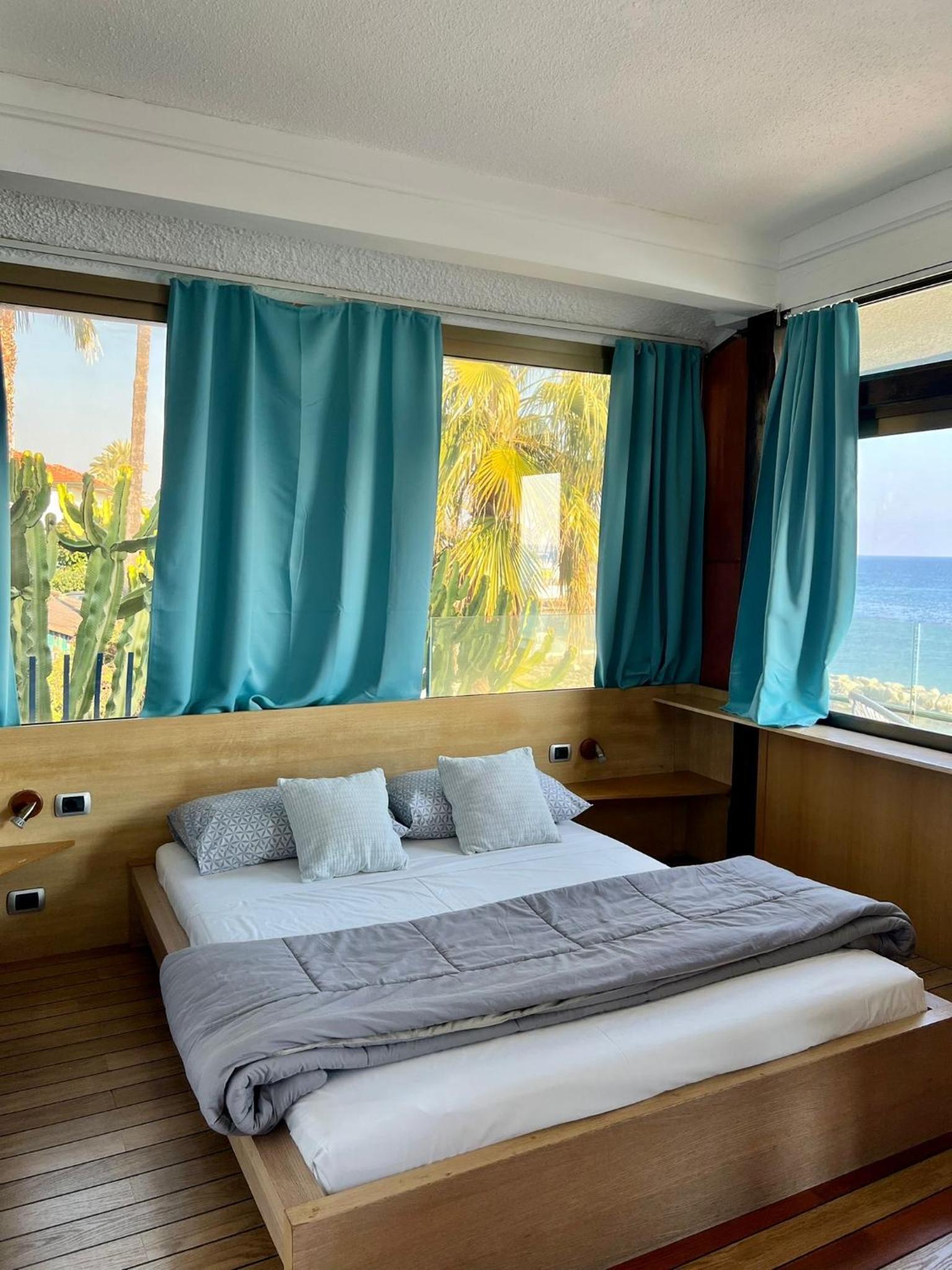 VILLA RITA SEA FRONT VIEW SANREMO - Parcheggio gratuito in struttura photo 4