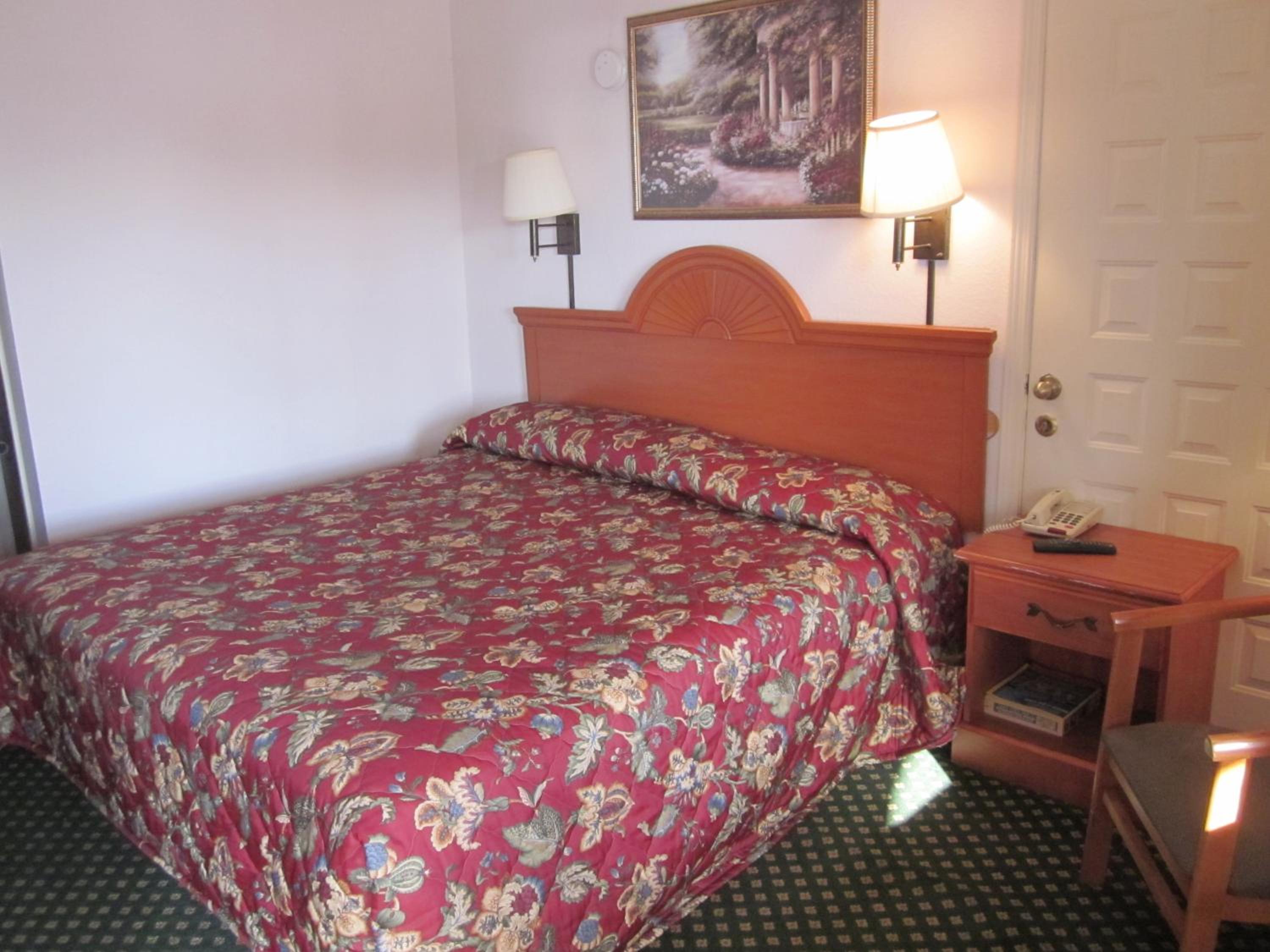 Westmont Inn - Lakeland view 3