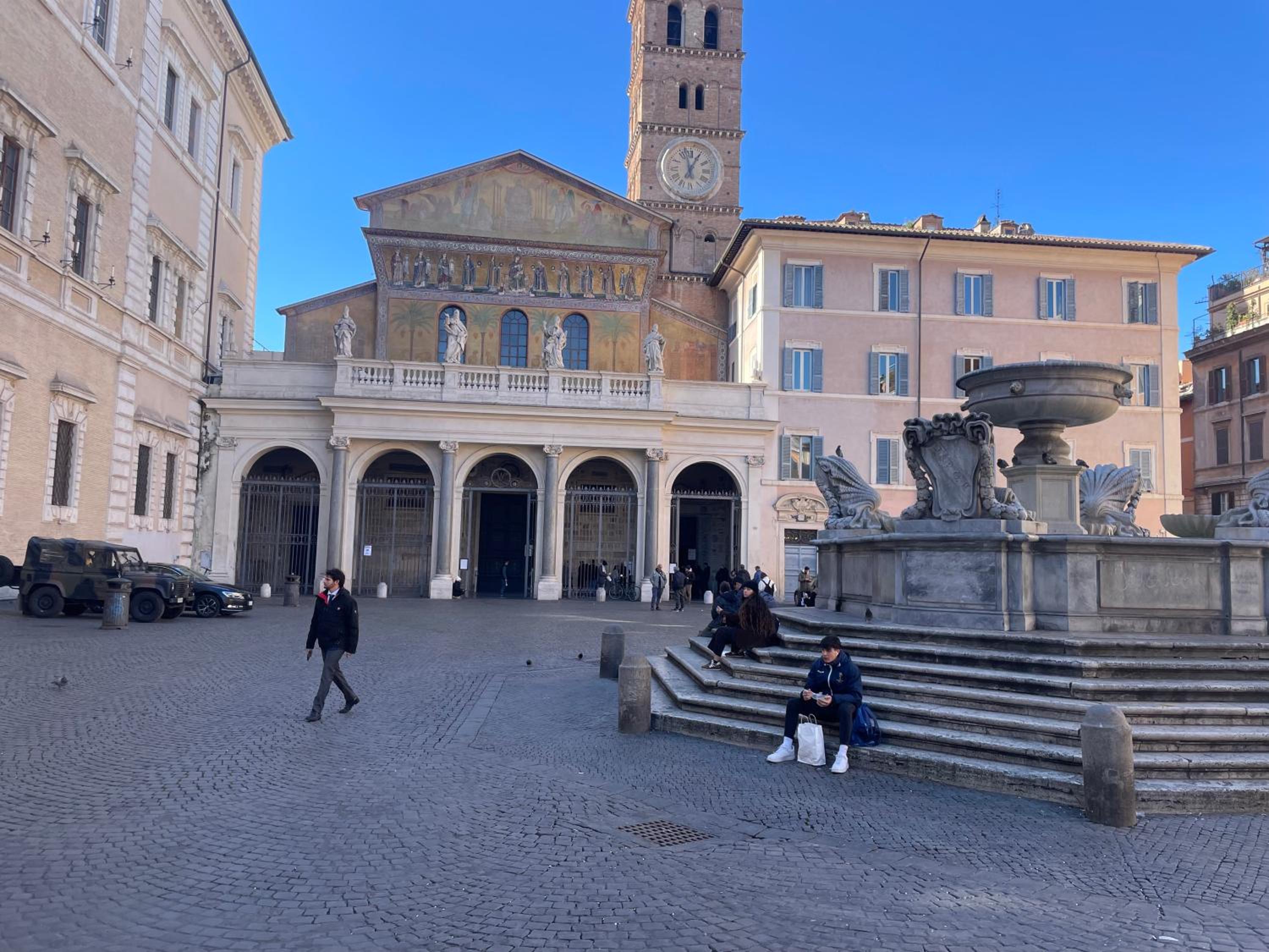 Trastevere Porta dei Leoni