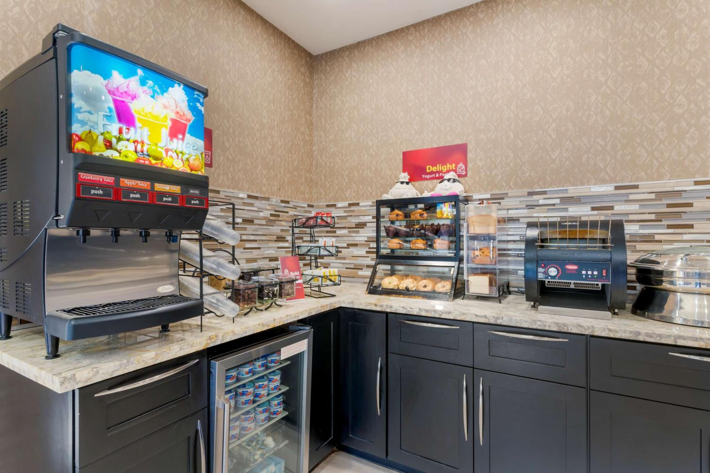 Best Western Plus Forest Park Inn - Property Image 5