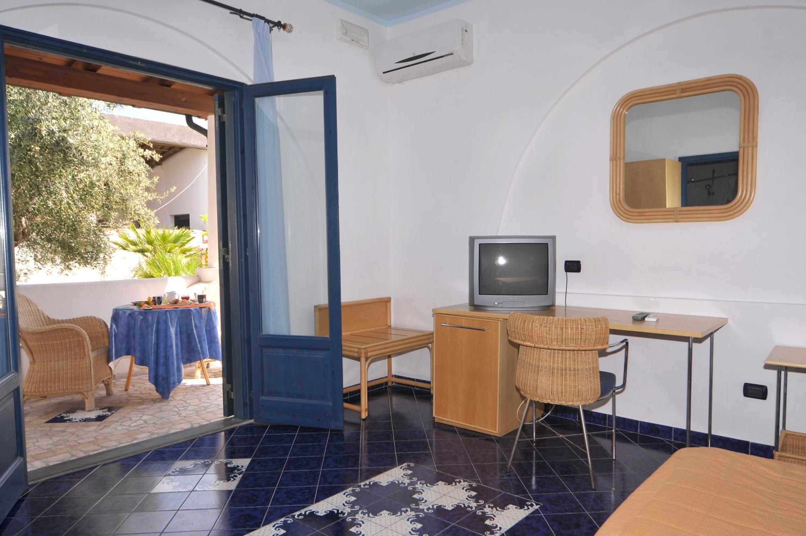 Vulcano Vacations - Hotel Aura - Property Image 5