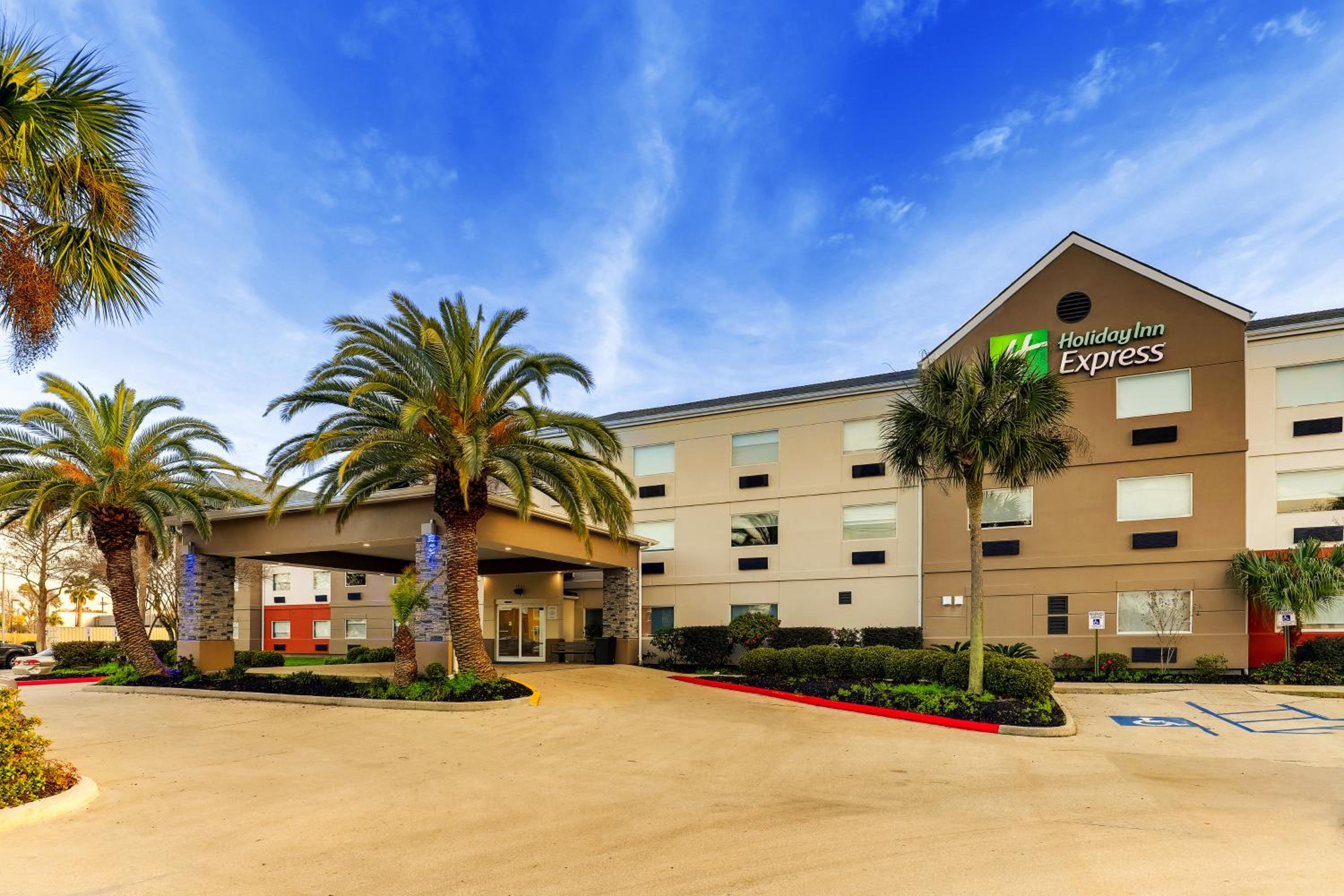 New Orleans Vacations - Holiday Inn Express Kenner - New Orleans Airport, an IHG Hotel - Property Image 1