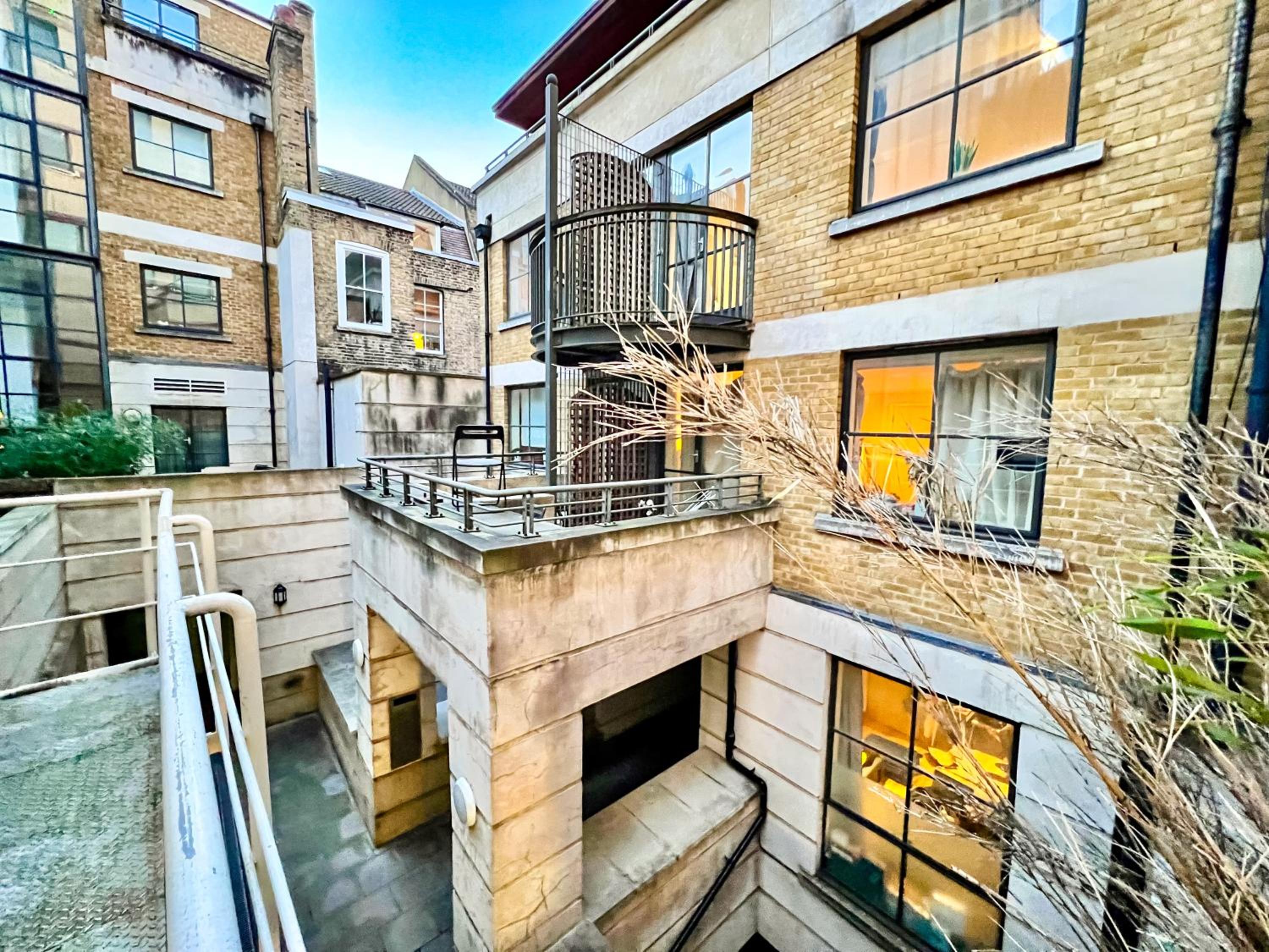 Deluxe Entire Apartment Between Covent Garden and St Pauls Cathedral