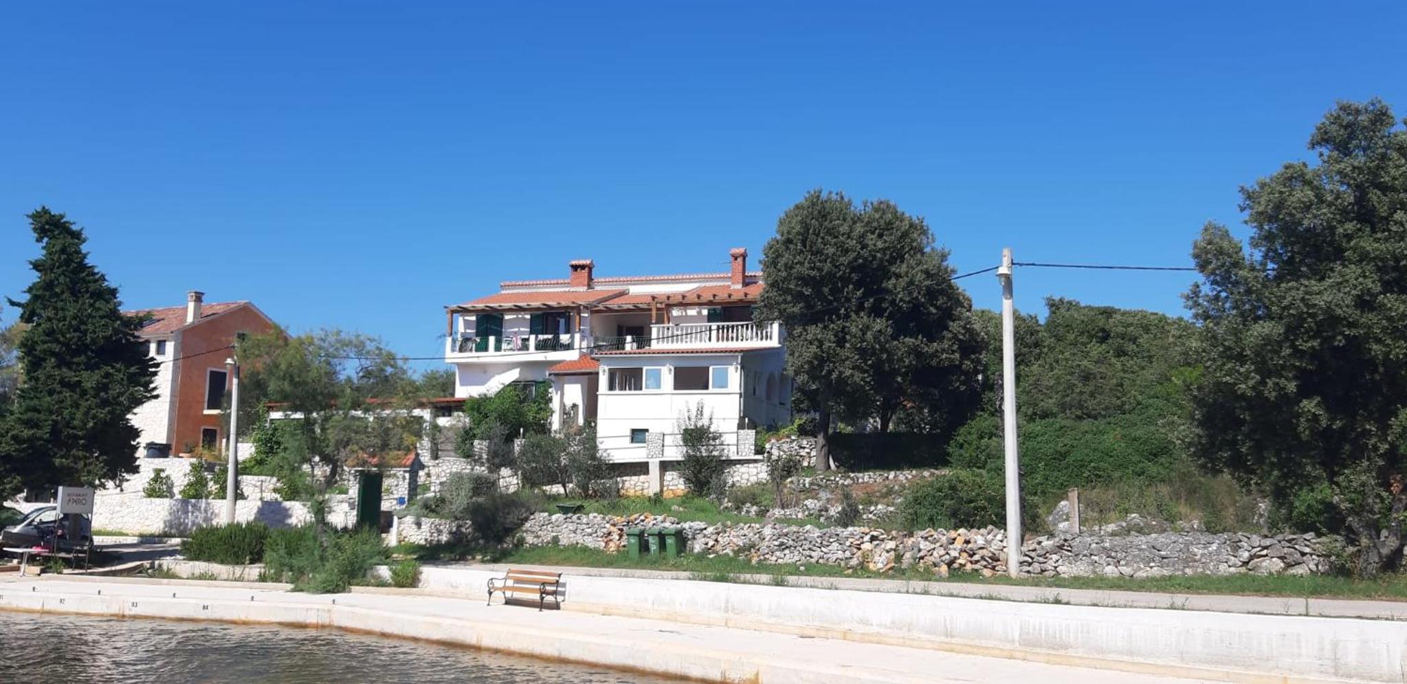 Apartments Pero