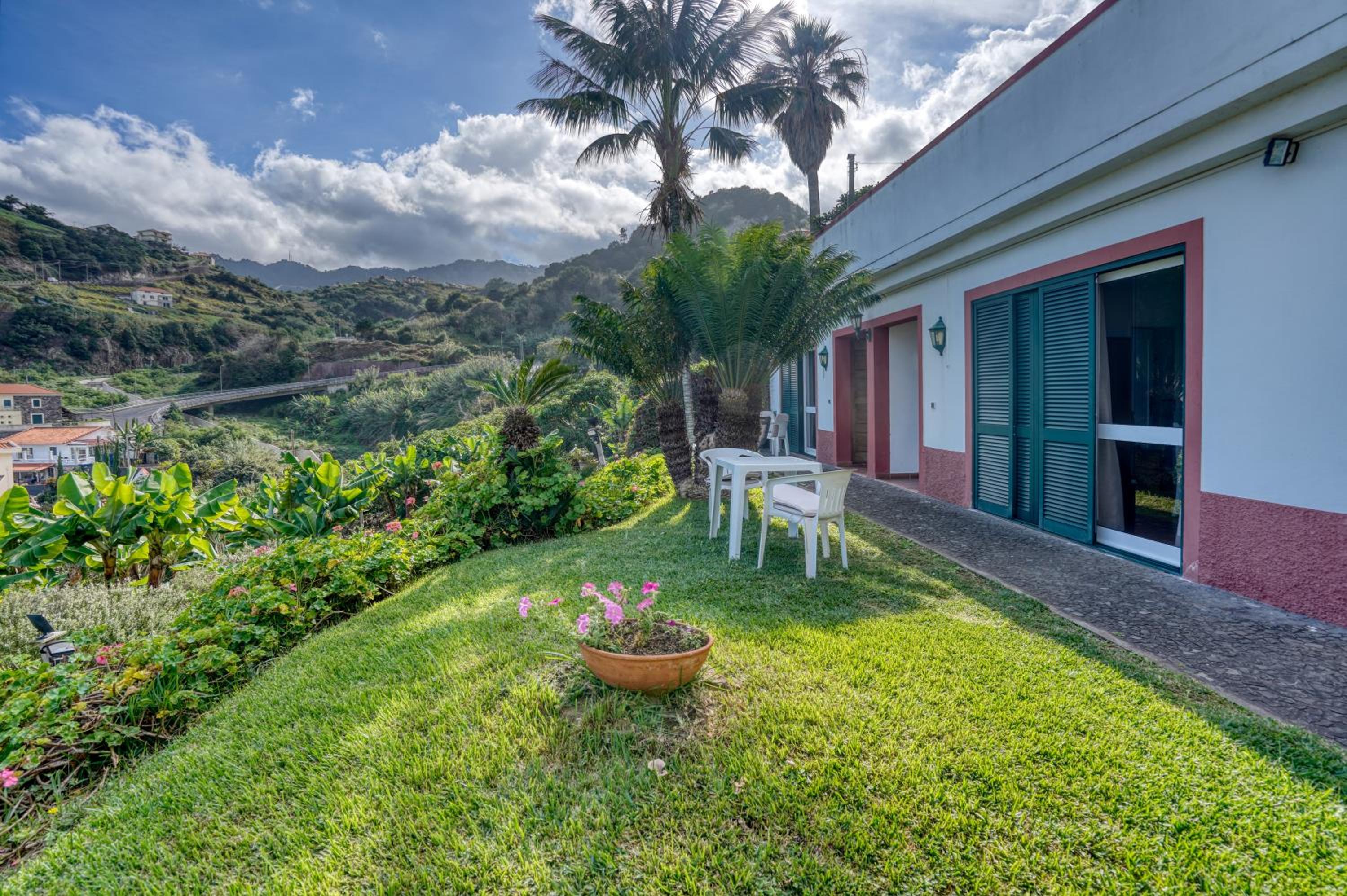 Hotel Quinta da Vila - Image 1