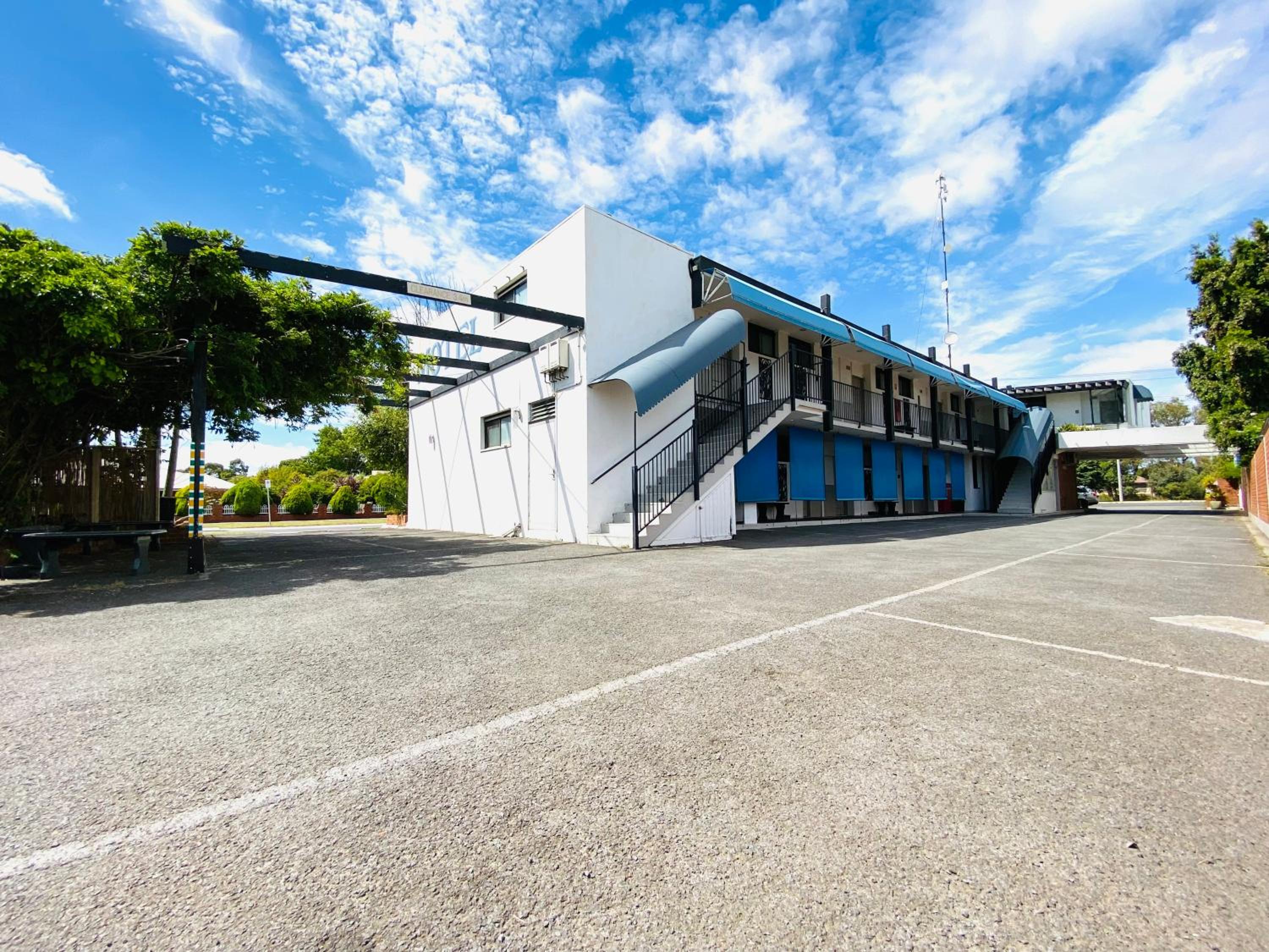 Connells Motel & Serviced Apartments