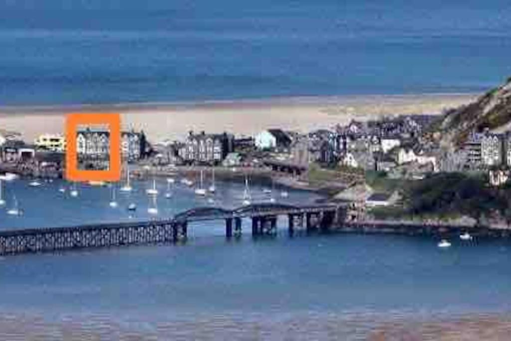 Harbourside 2 Bed apartment, Barmouth Bridge Views view 4