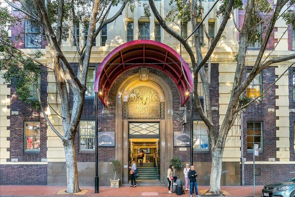 Hotel Darling Harbour stunning city location with pool, gym, wifi, Netflix - Image 1