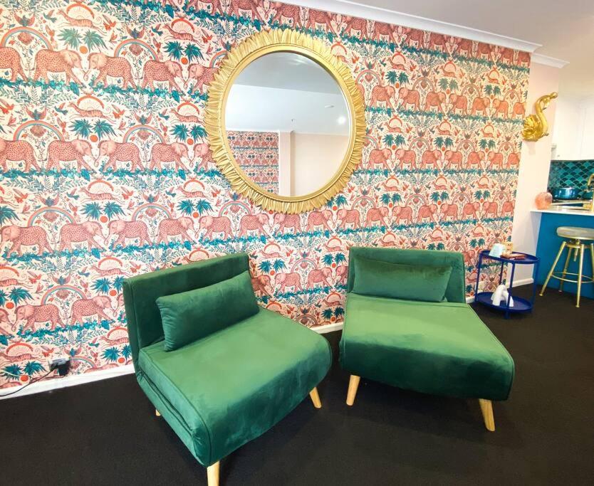 Darling Harbour stunning city location with pool, gym, wifi, Netflix