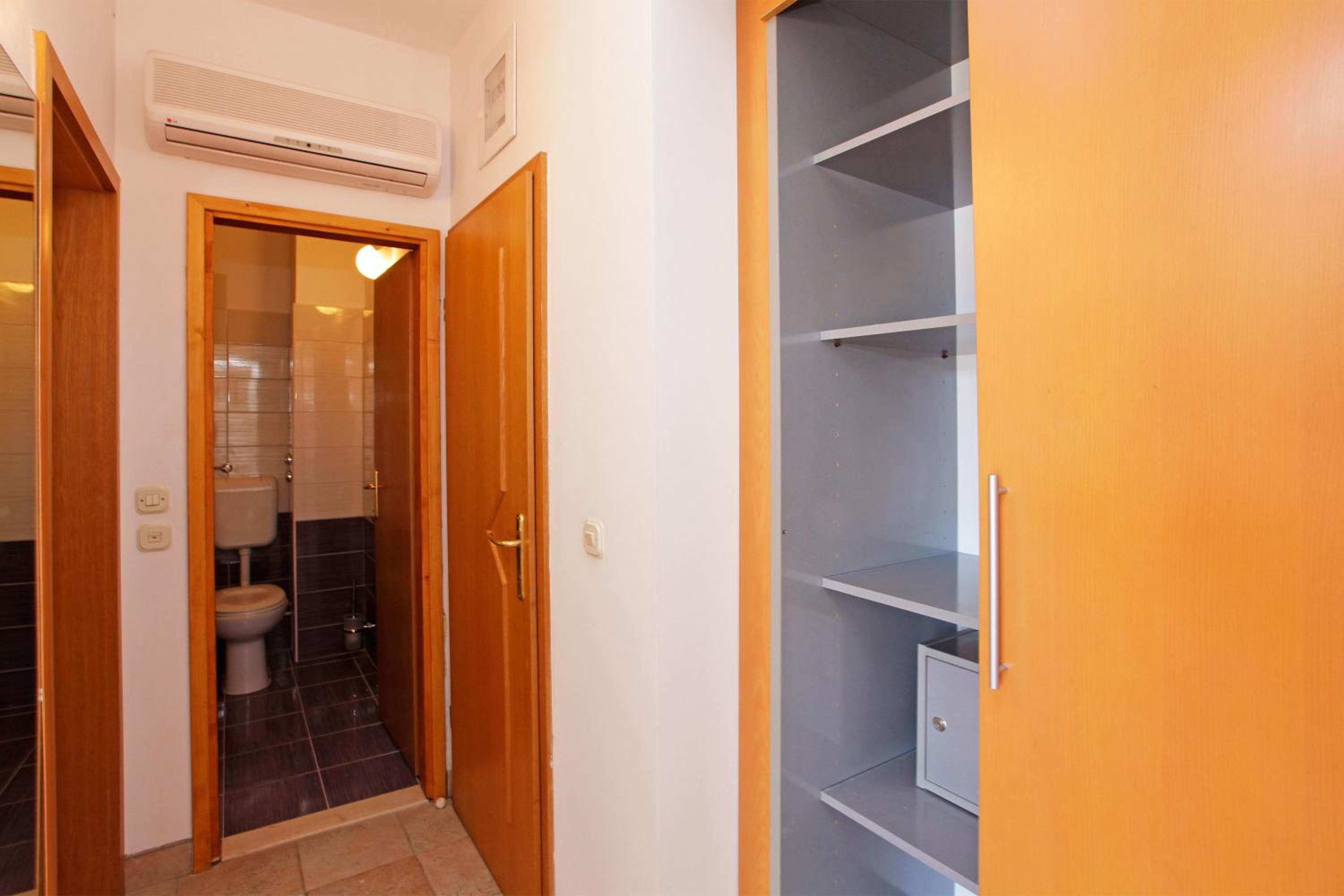 Apartments Vala