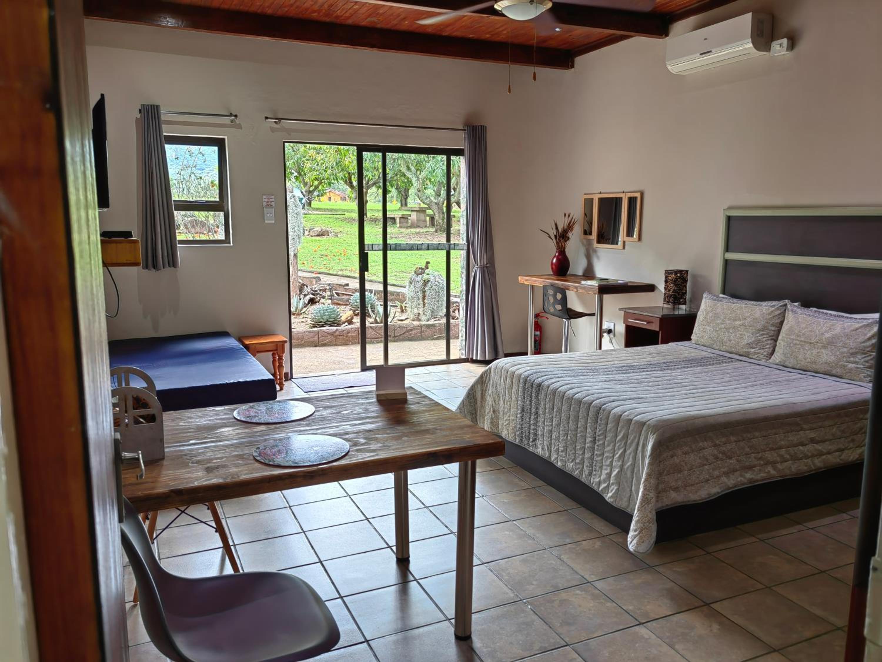 Mountain Valley Stay - UNIT 4 view 2