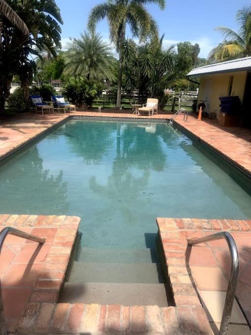 Private Gated horse farm minutes from the beach and downtown view 2