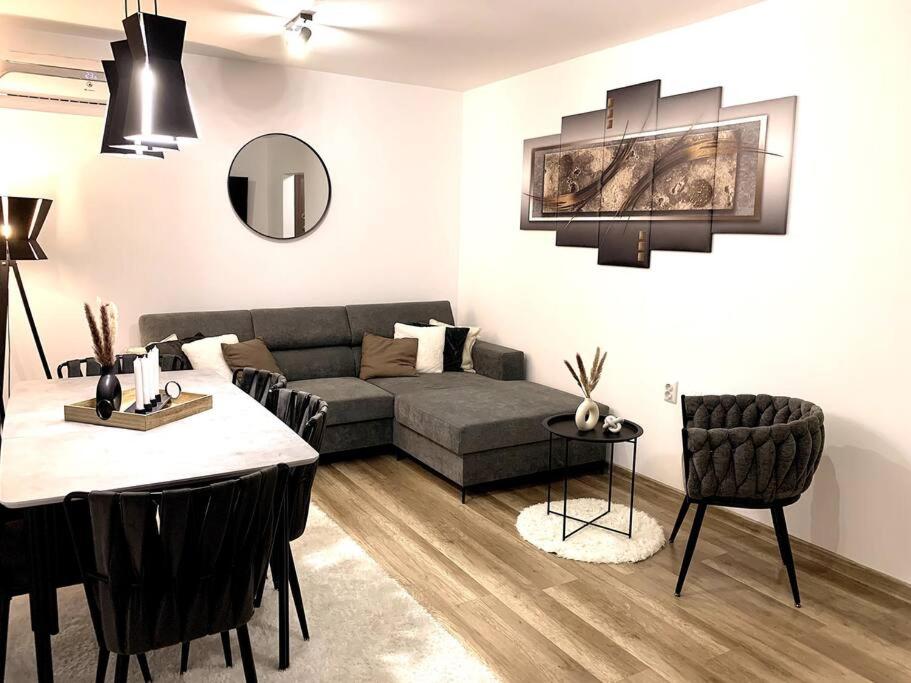 Asitad DeLuxe Apartments