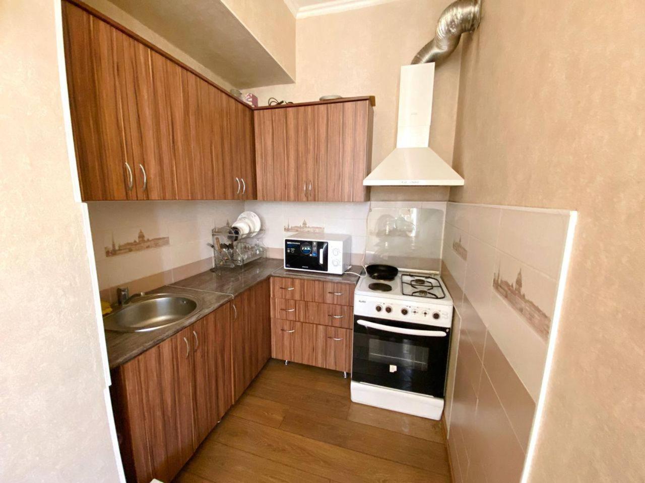 apartment on Orozbekova st 2/2 view 3