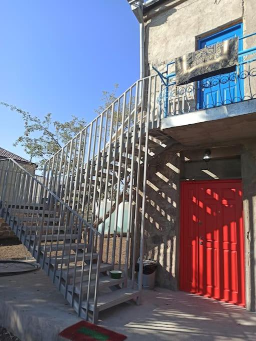 PATATES Guesthouse - Private Villa with Garden Near Lake Sevan, Martuni
