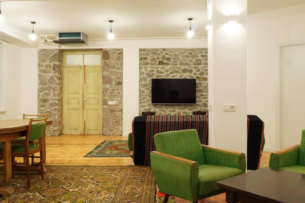PATATES Guesthouse - Private Villa with Garden Near Lake Sevan, Martuni