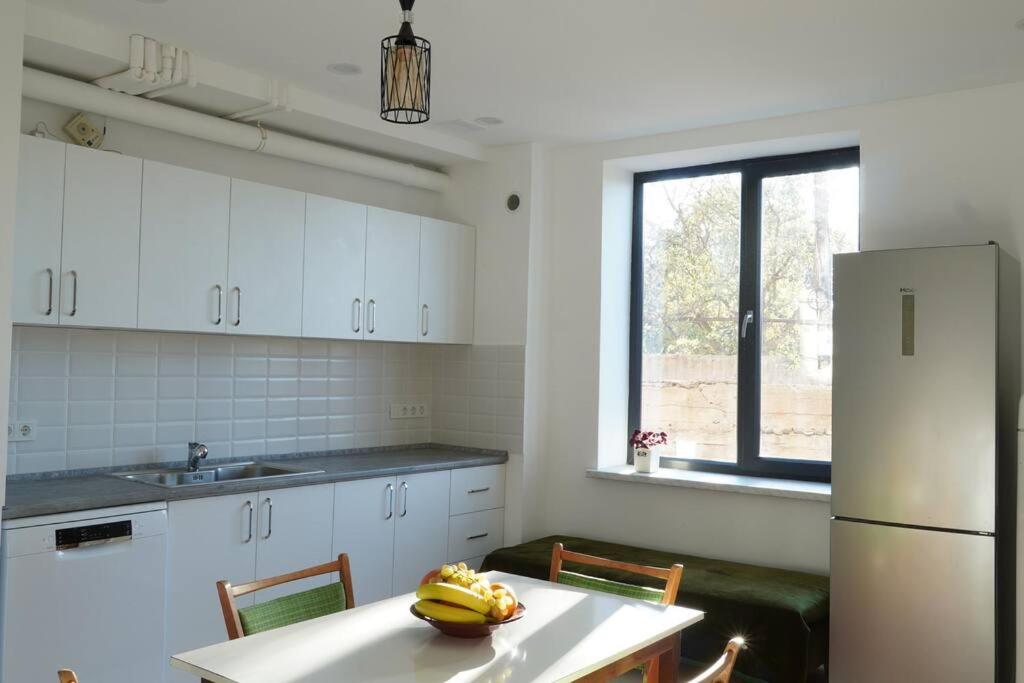 PATATES Guesthouse - Private Villa with Garden Near Lake Sevan, Martuni