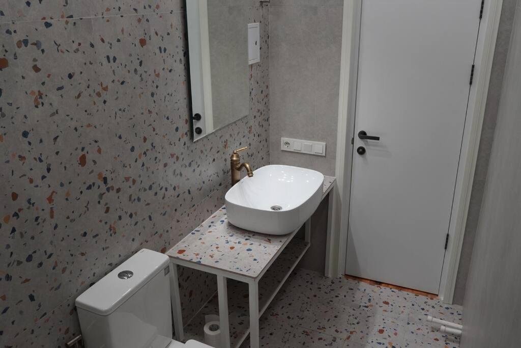 PATATES Guesthouse - Private Villa with Garden Near Lake Sevan, Martuni