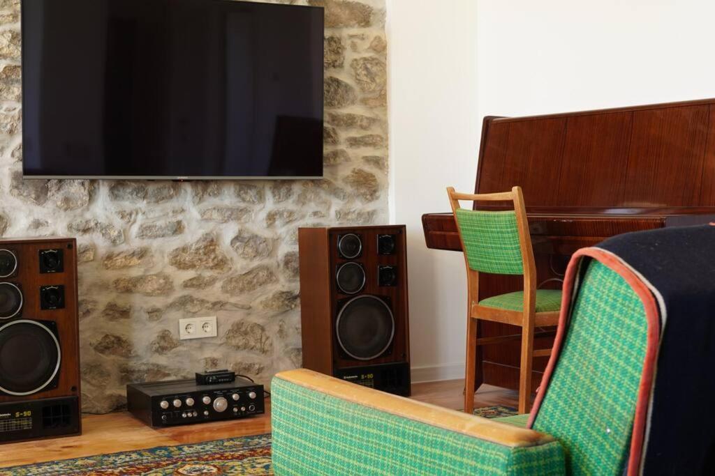 PATATES Guesthouse - Private Villa with Garden Near Lake Sevan, Martuni