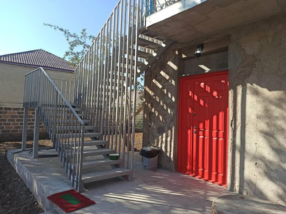PATATES Guesthouse - Private Villa with Garden Near Lake Sevan, Martuni