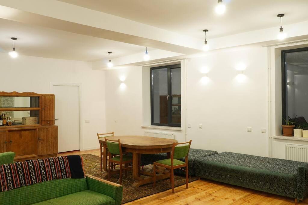 PATATES Guesthouse - Private Villa with Garden Near Lake Sevan, Martuni